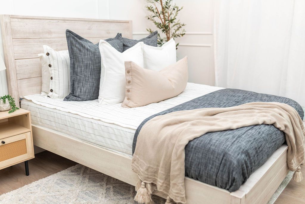 Taylor Luxe Blanket - Ultra Soft & Cozy Luxury Throw Blanket for Bed, Couch & Travel - Perfect for Gifts, Home Decor & Relaxation
