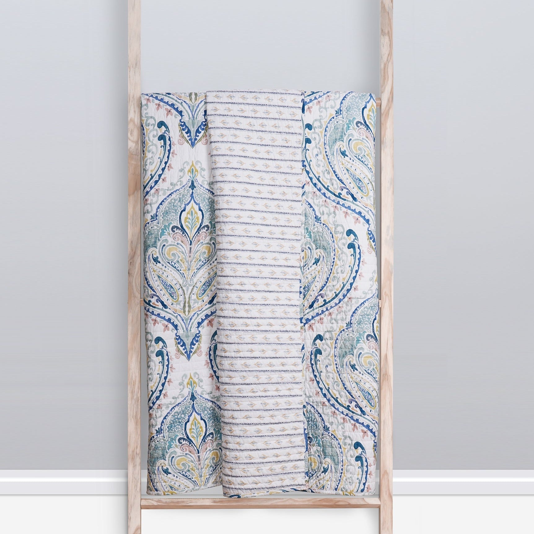 Alita Quilted Throw Blanket - Soft & Cozy Bedspread for Couch, Sofa, or Bed - Perfect for Winter Nights, Movie Time & Home Decor