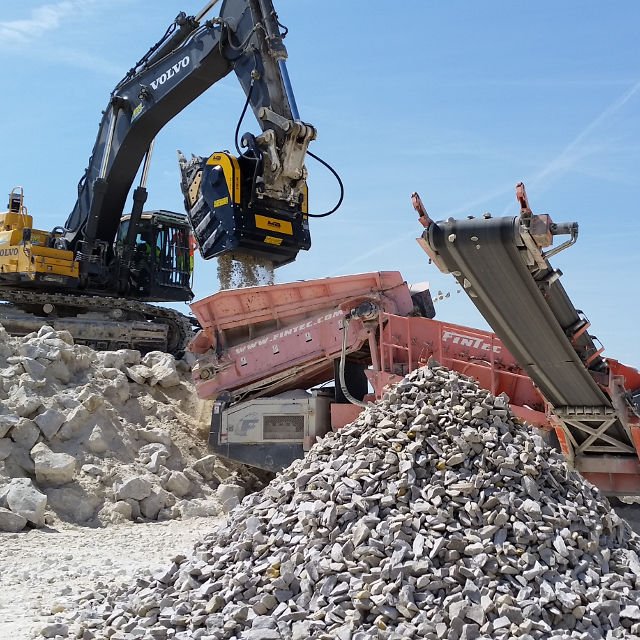 BF135.8 Bucket Crusher for Excavators - Heavy Duty Demolition & Recycling Attachment for Construction Sites