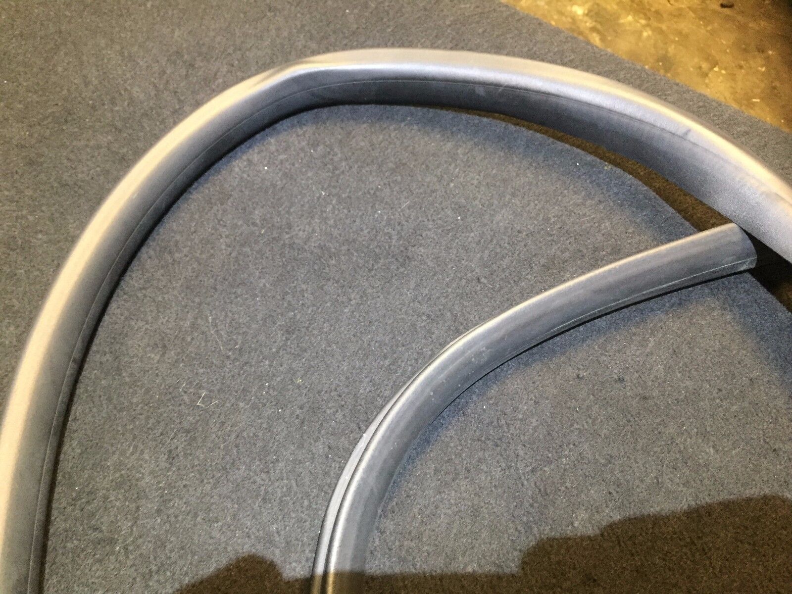 Genuine Volvo S40 T5 Rear Left Driver Side Door Weatherstrip Seal OEM 05-11 - Perfect for Weather Protection & Noise Reduction