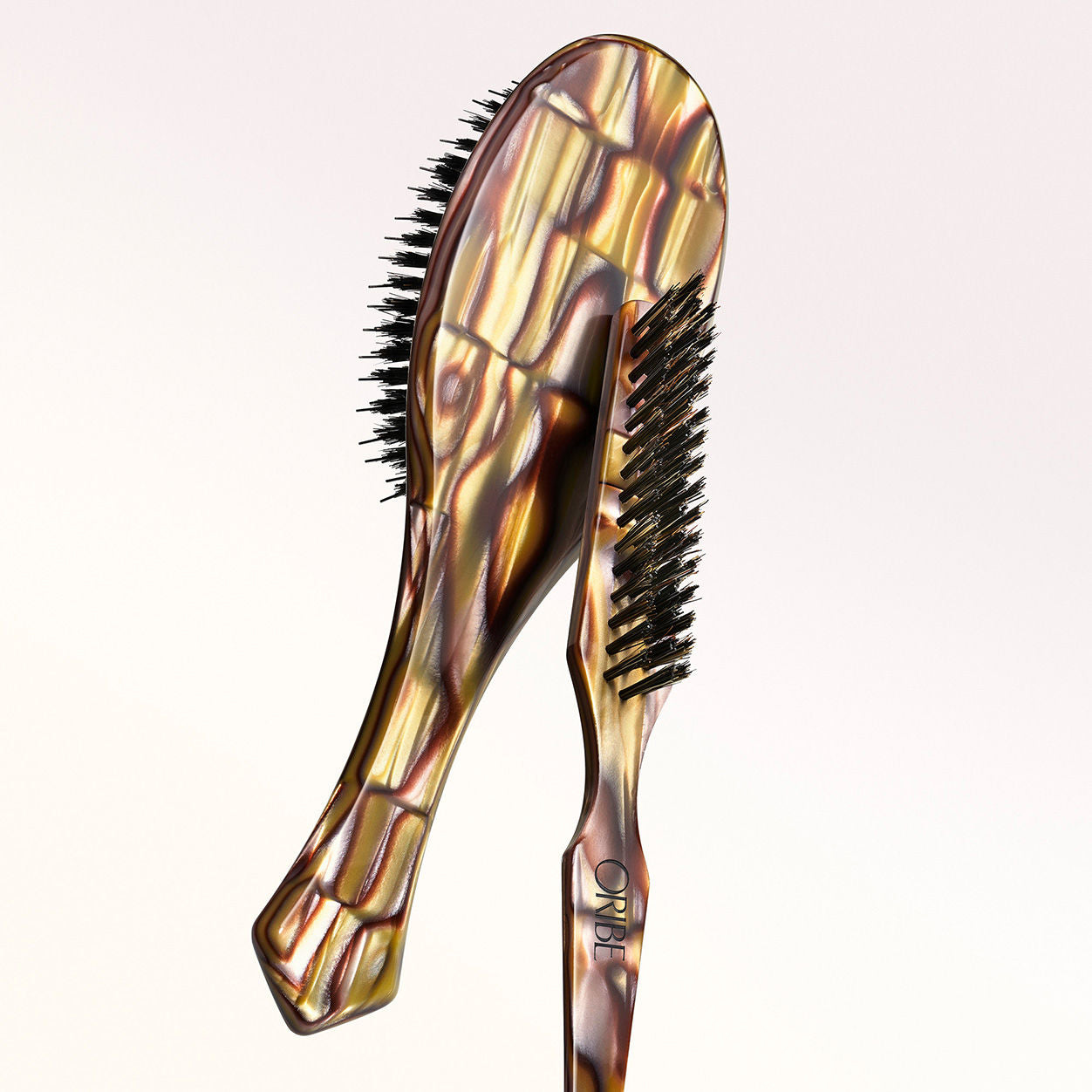 Oribe Flat Brush for Smoothing & Styling Hair - Professional Hair Brush for Straightening & Detangling - Perfect for Daily Use & Salon Styling