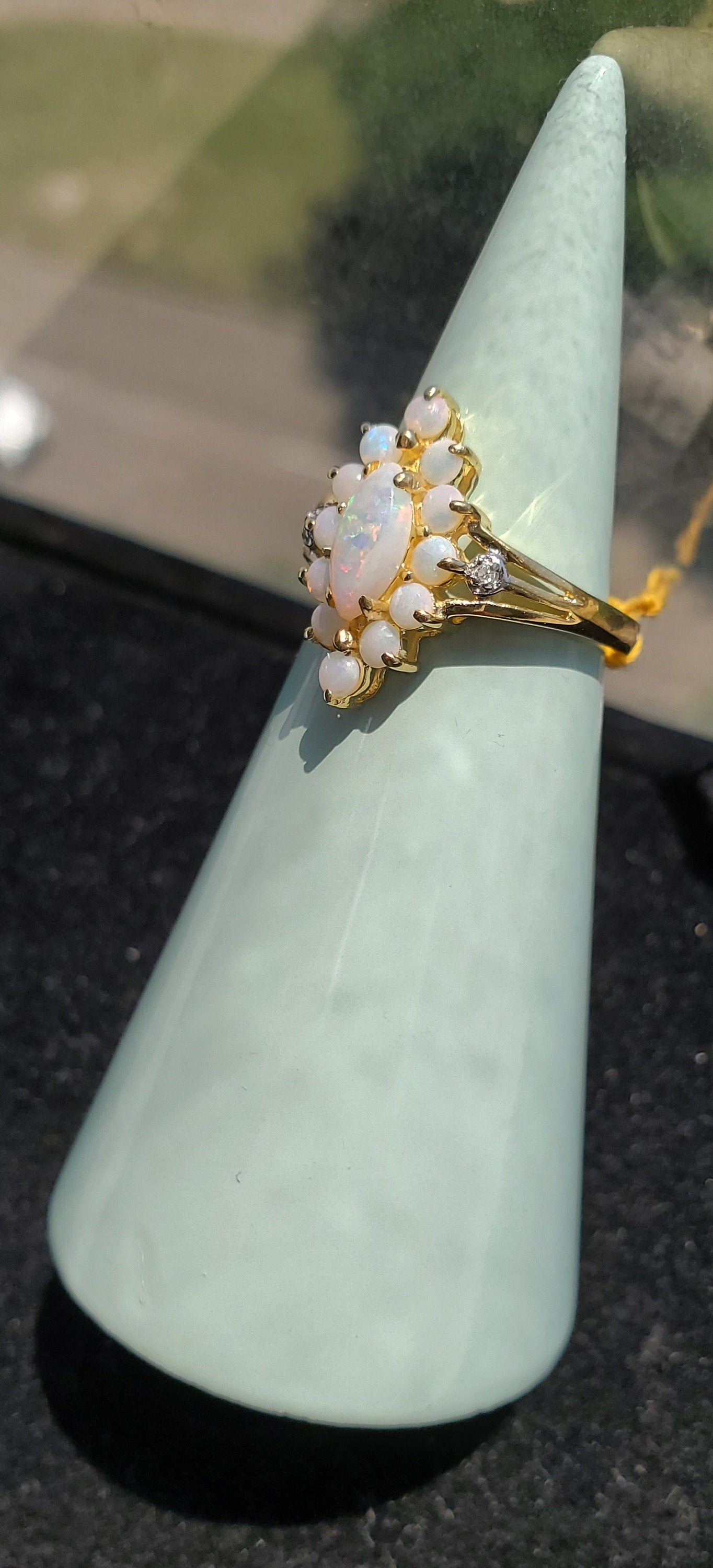 10K Yellow Gold Cluster Opal Ring for Women - Elegant Vintage Style Jewelry Gift for Birthday, Anniversary & Special Occasions