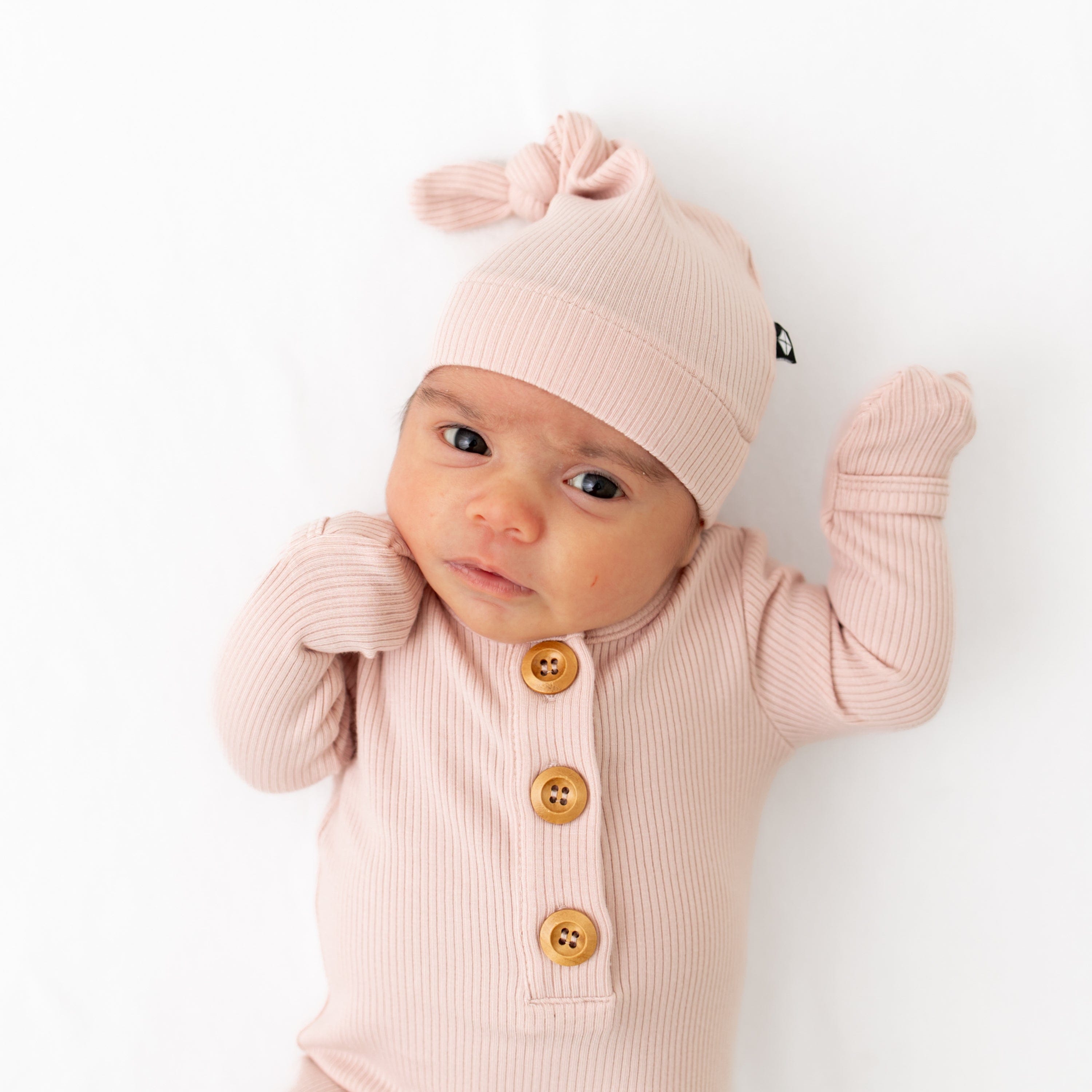 Elegant Ribbed Knotted Gown with Matching Hat Set - Blush Pink Women's Loungewear for Home Relaxation & Maternity Photoshoots