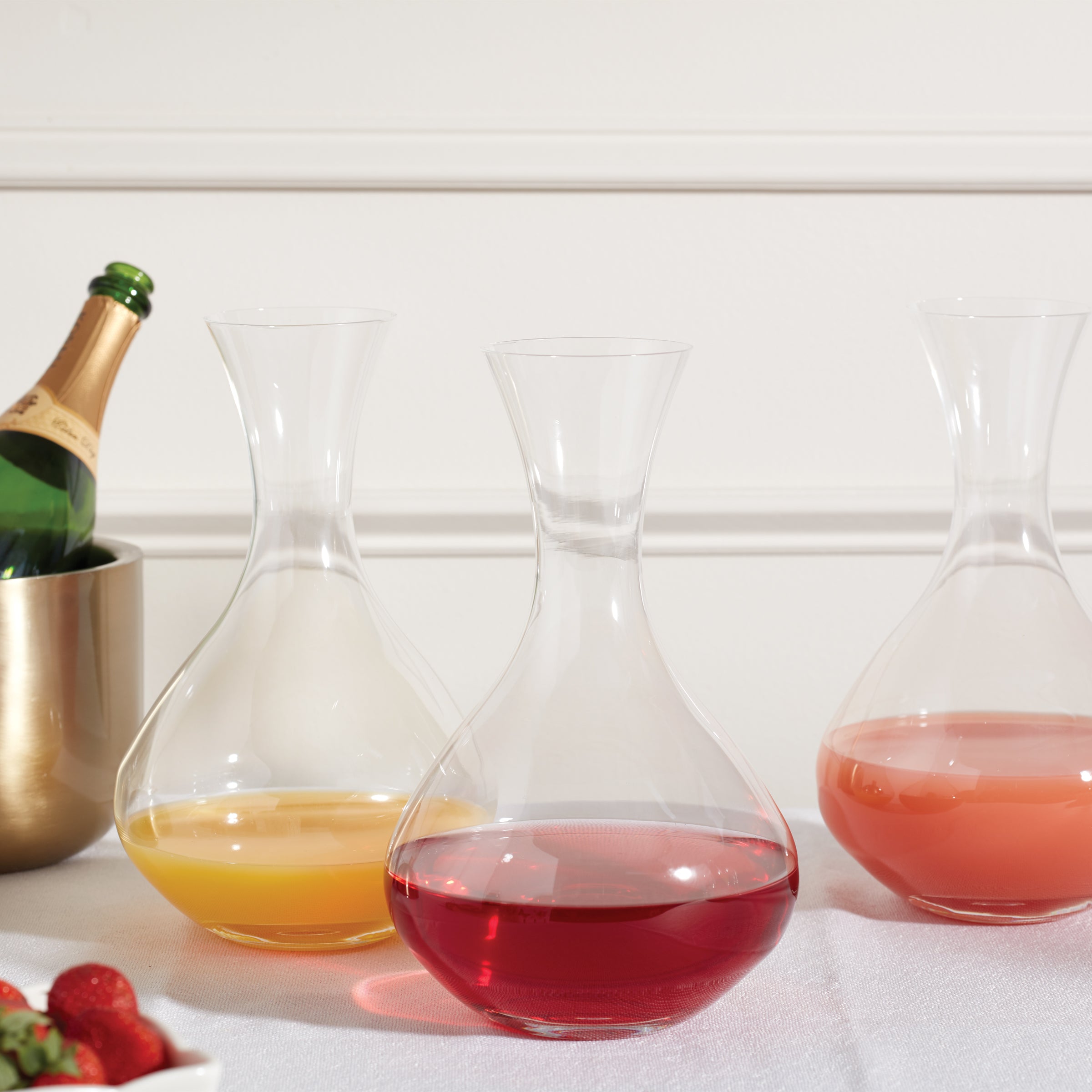 Premium Tuscany Classics Wine Decanter - Elegant Glass Carafe for Red Wine Aeration & Serving - Perfect for Dinner Parties, Wine Tasting & Gifts