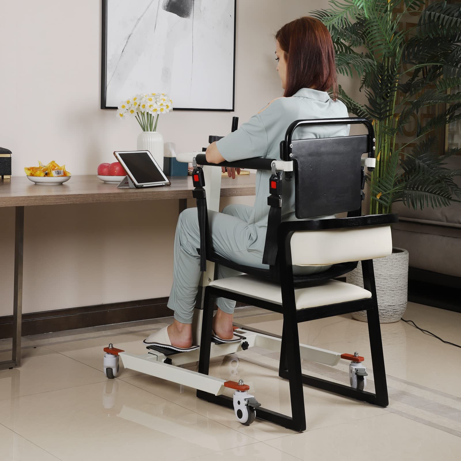 ODIETOM Patient Lift Wheelchair - Heavy Duty 275lbs Capacity Transfer Chair with 2 Comfort Cushions & Bedpan - Portable Mobility Aid for Elderly & Disabled - Ideal for Home Care, Hospitals & Nursing Facilities