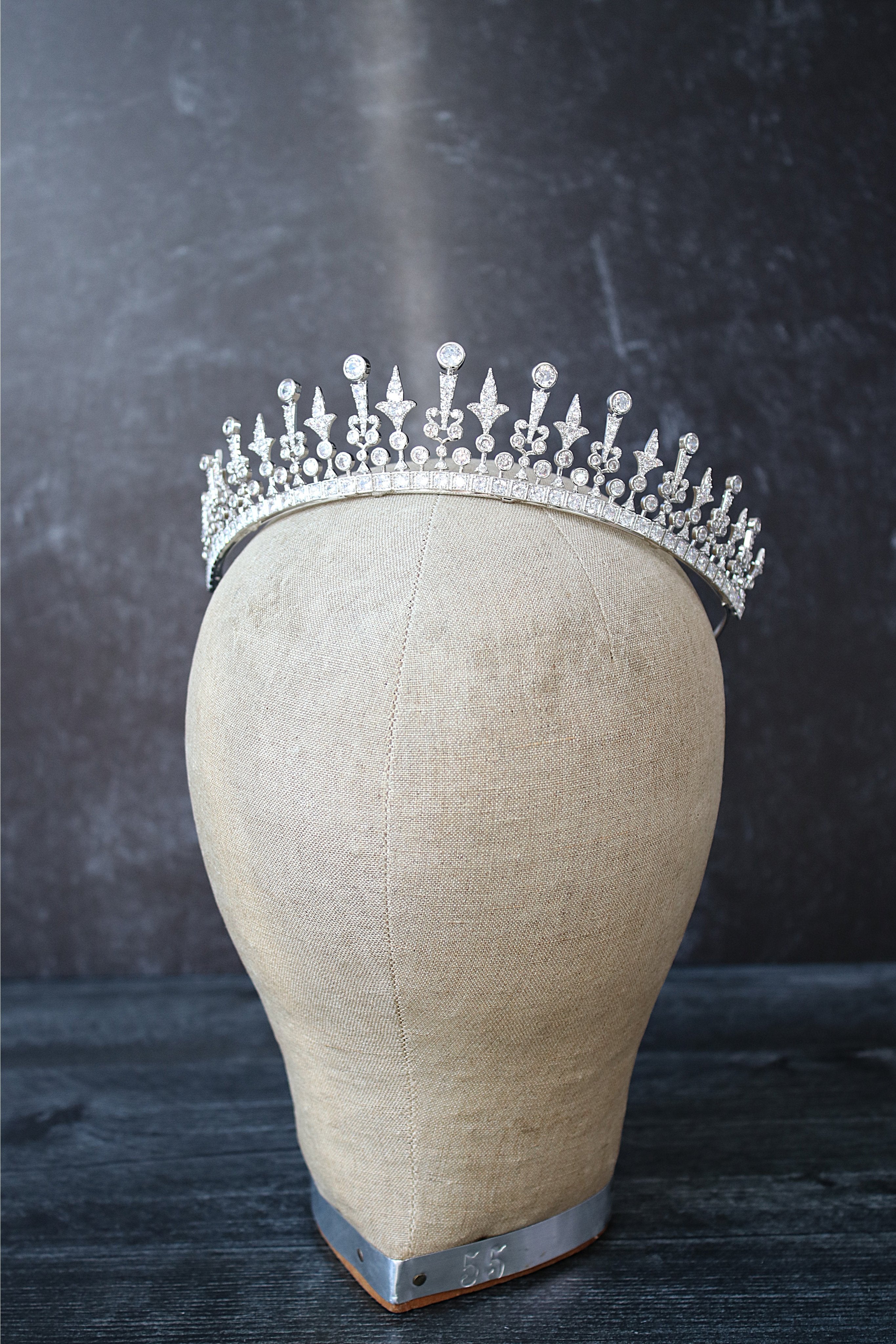 PHILLIPA Simulated Diamond Bridal Tiara – Sparkling Crystal Wedding Headpiece for Brides, Princess Costume & Special Occasions