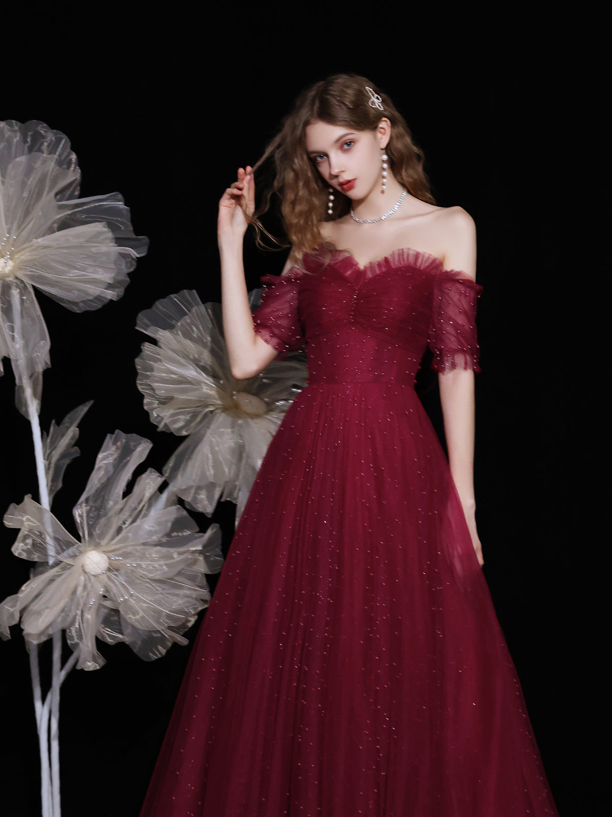 Elegant Burgundy Sweetheart Neckline Beaded Tulle Long Prom Dress for Formal Events & Evening Galas