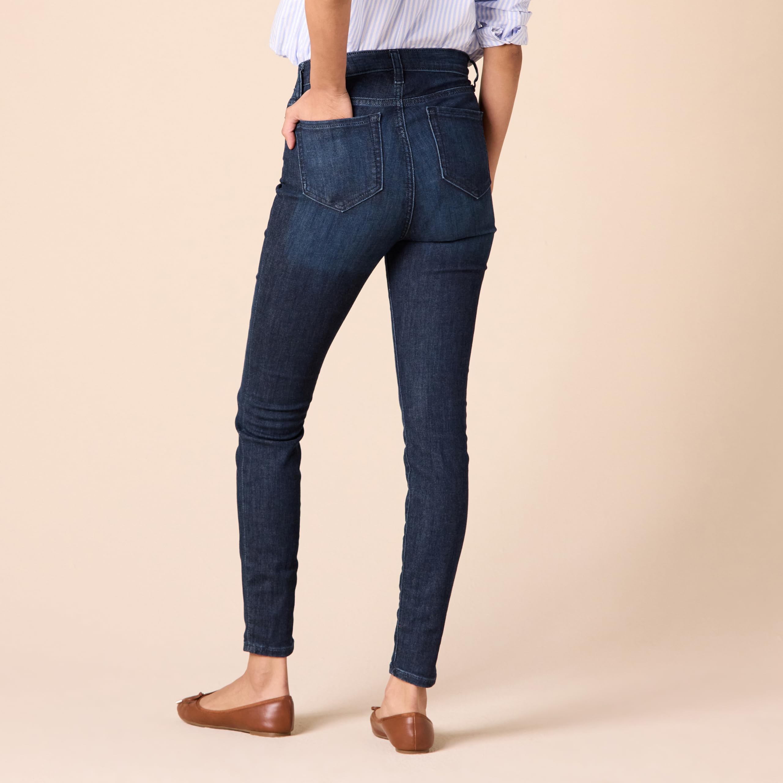 Amazon Essentials Women's High Waist Skinny Jeans - Stretchy Denim Pants for Everyday Comfort & Style | Perfect for Work, Casual Outings & Date Nights