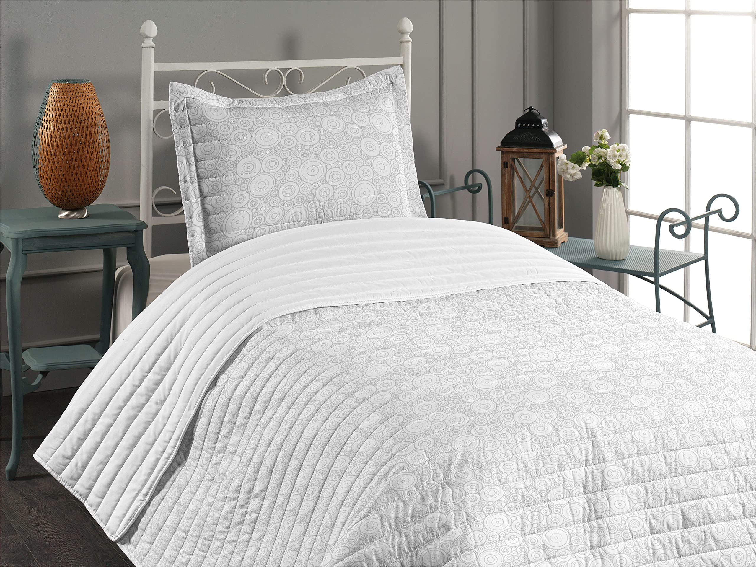 Ambesonne Grey Microfiber Bedspread Set - Geometric Circle Pattern Twin Size Comforter with Pillow Sham | Soft Shabby Chic Bedding for Cozy Bedroom Decor | Grey and White Modern Home Textiles