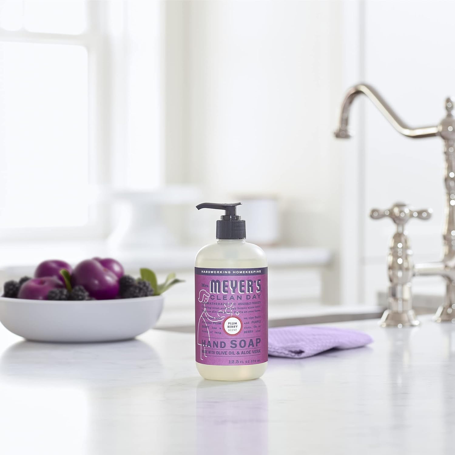 Mrs. Meyer's Clean Day Plum Berry Scent Hand Soap Refill - 33 Fl Oz (Pack of 4) | Plant-Derived Ingredients, Cruelty-Free | Perfect for Kitchen, Bathroom & Office Use