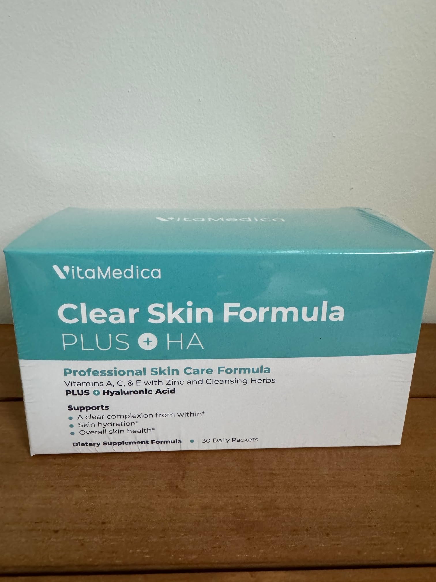 Vitamedica Clear Skin Formula with Hyaluronic Acid - 30-Day Supply of Daily Skin Care Supplement Packets for Acne & Blemish Control - Perfect for Teenagers & Adults with Oily or Problem Skin