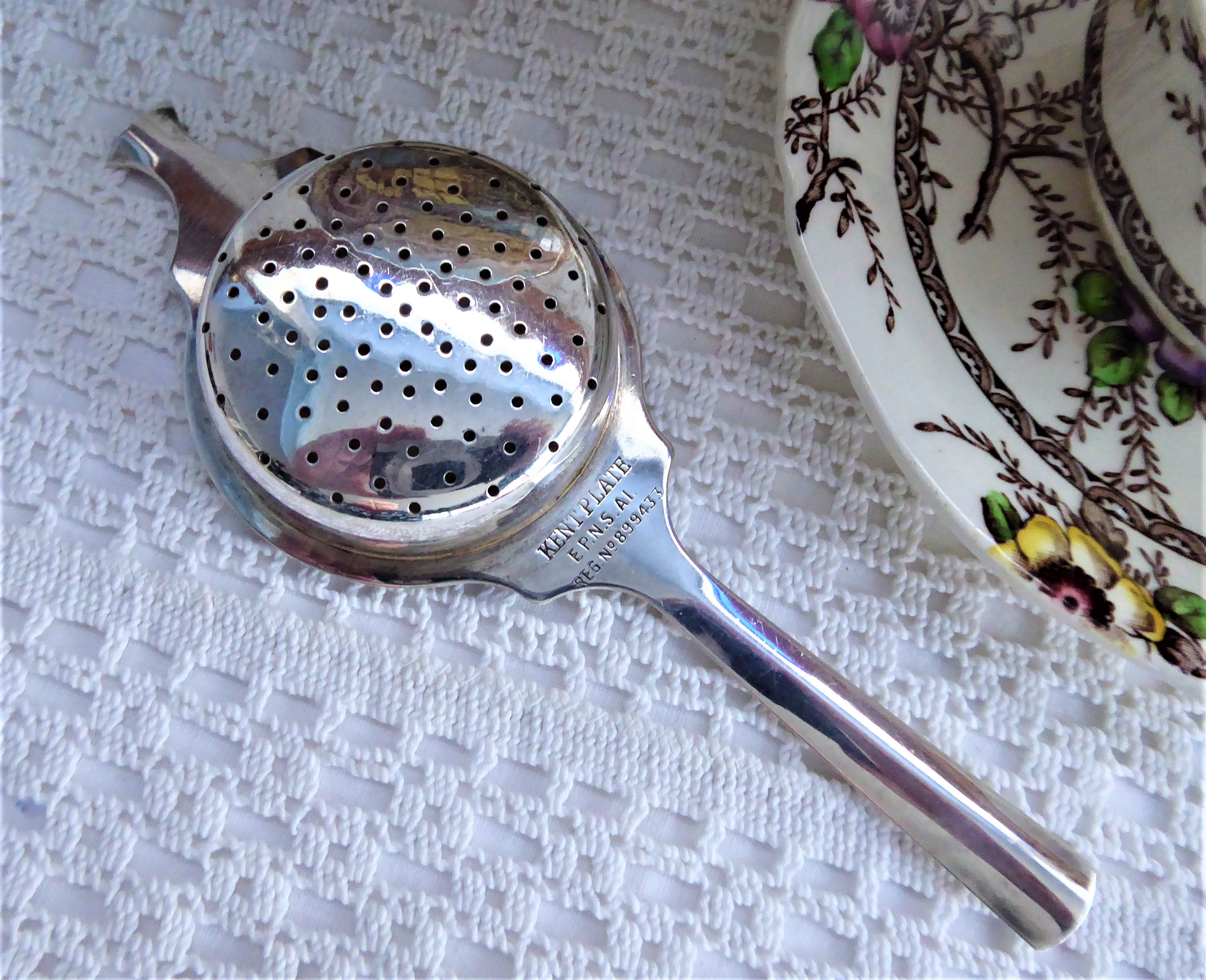Vintage Silver Plated Tea Strainer from 1960s England - Elegant Over-the-Cup Design for Loose Leaf Tea | Perfect for Afternoon Tea, Tea Parties & British Tea Ceremonies