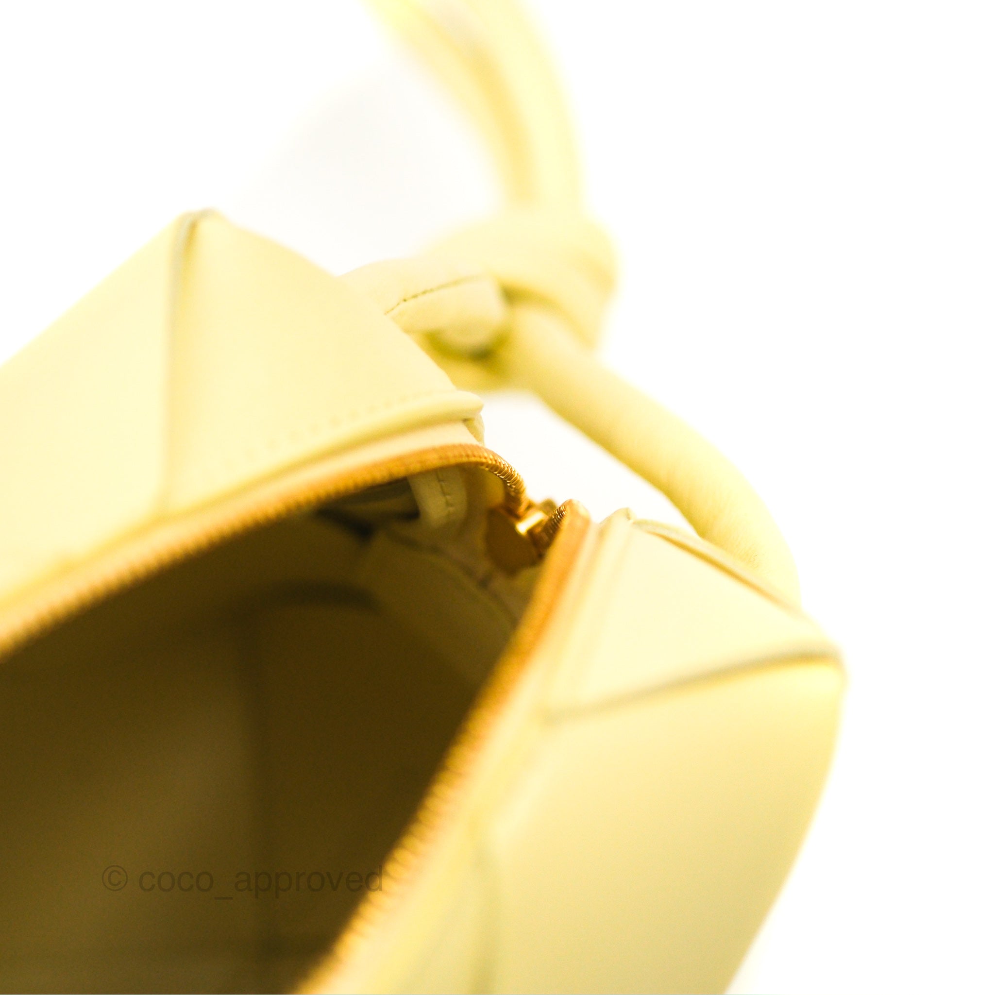 Bottega Veneta Mini Cassette Camera Bag in Ice Cream Yellow | Lambskin Leather Crossbody Purse for Women | Perfect for Everyday Use & Special Occasions