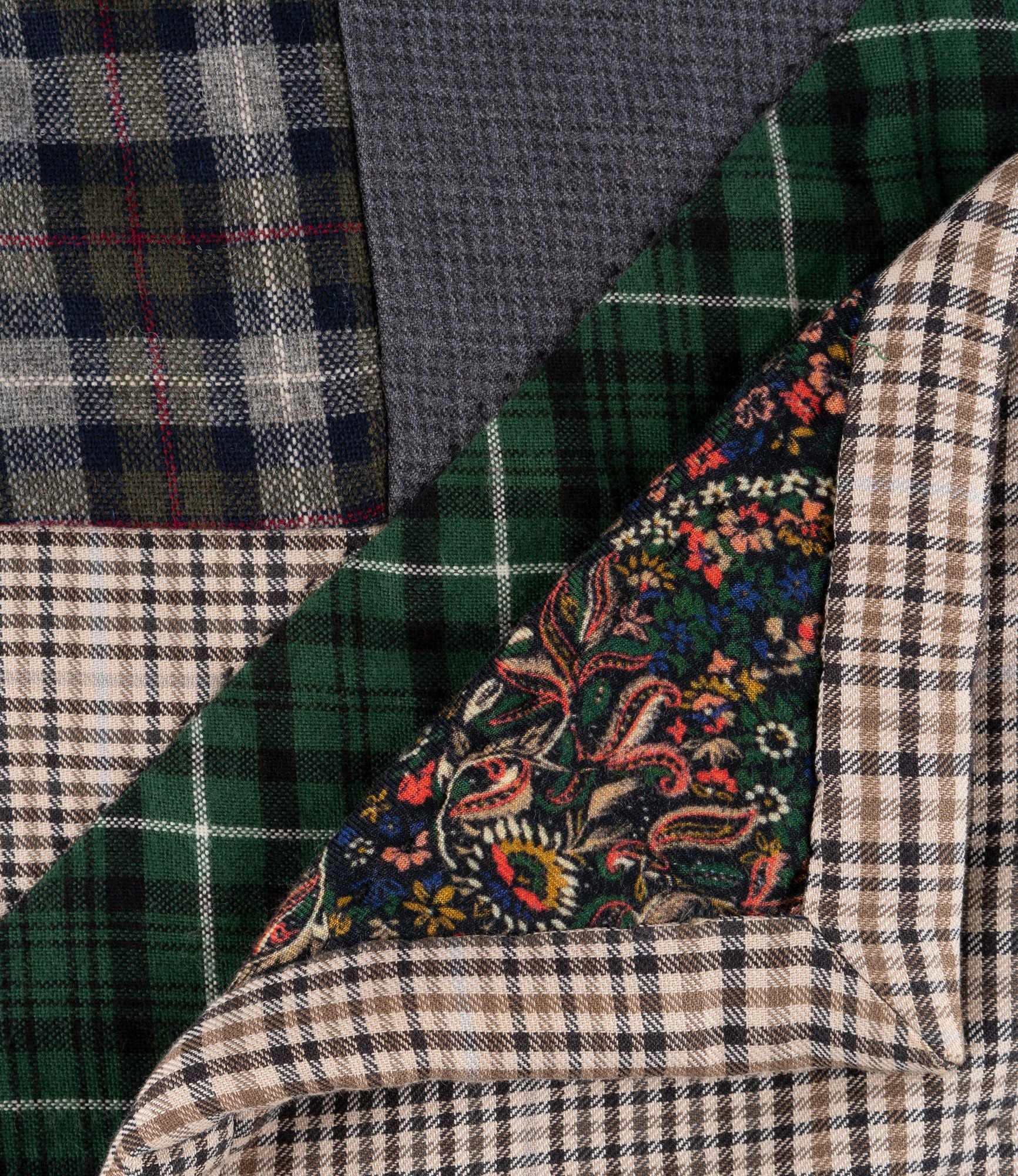 12/09/17.39 King Size Quilt - Ultra Soft & Breathable Bedding for All Seasons | Perfect for Master Bedroom, Guest Room, or Cozy Living Room