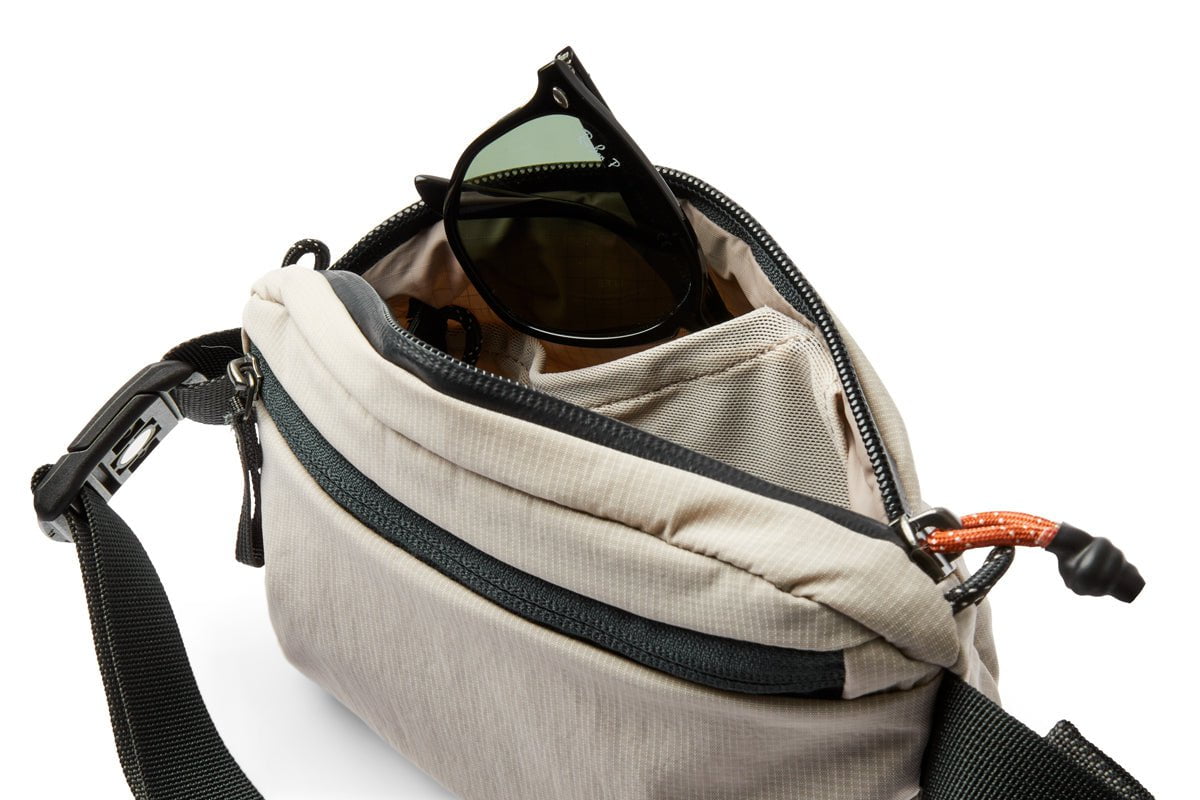 Bellroy Lite Belt Bag - Ultra Lightweight & Durable Waist Pack for Men & Women | Perfect for Travel, Hiking, Running & Everyday Use