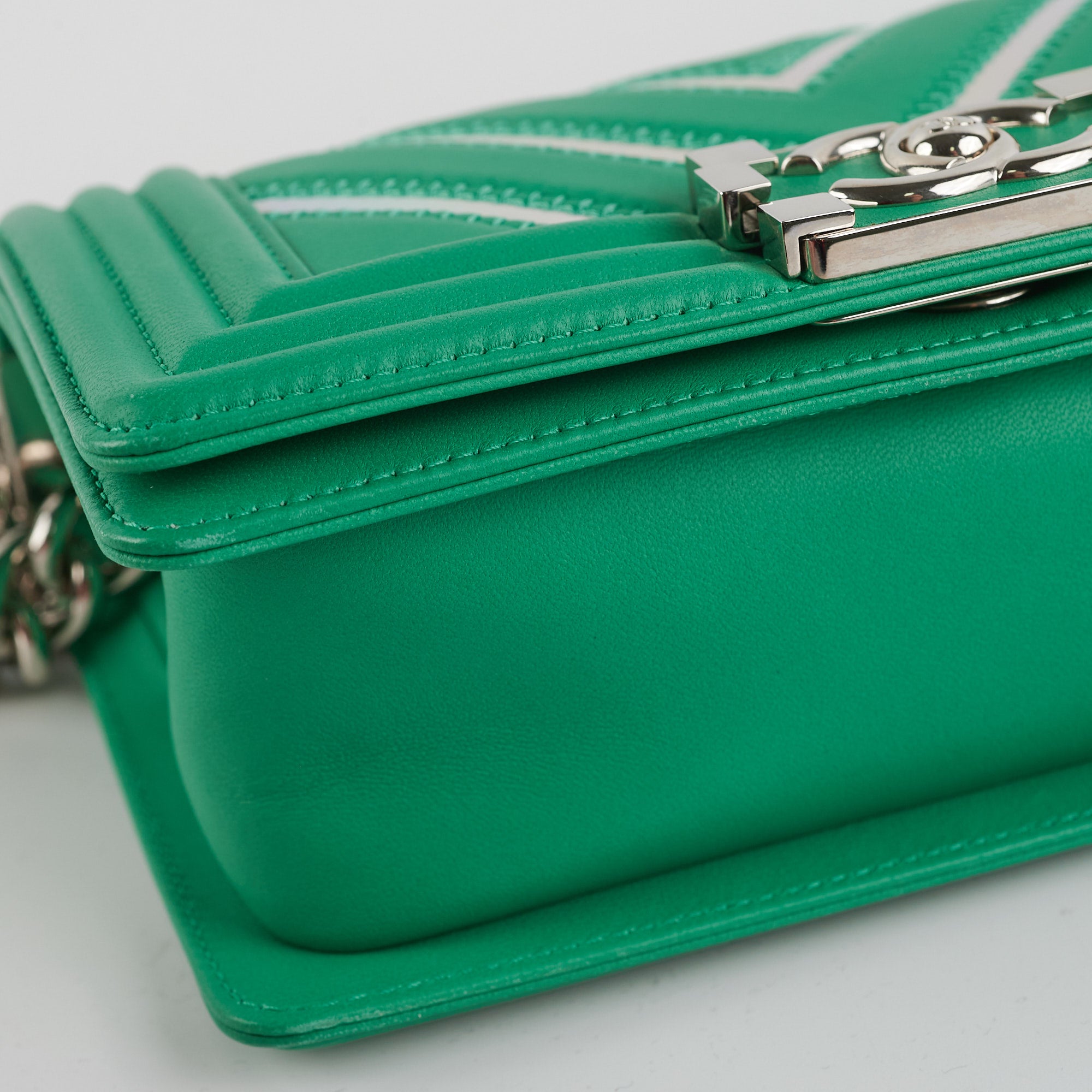 Chanel Chevron Boy Small Green Leather Bag with Holographic PVC Trim - Luxury Crossbody Purse for Women, Perfect for Evening Parties & Special Occasions