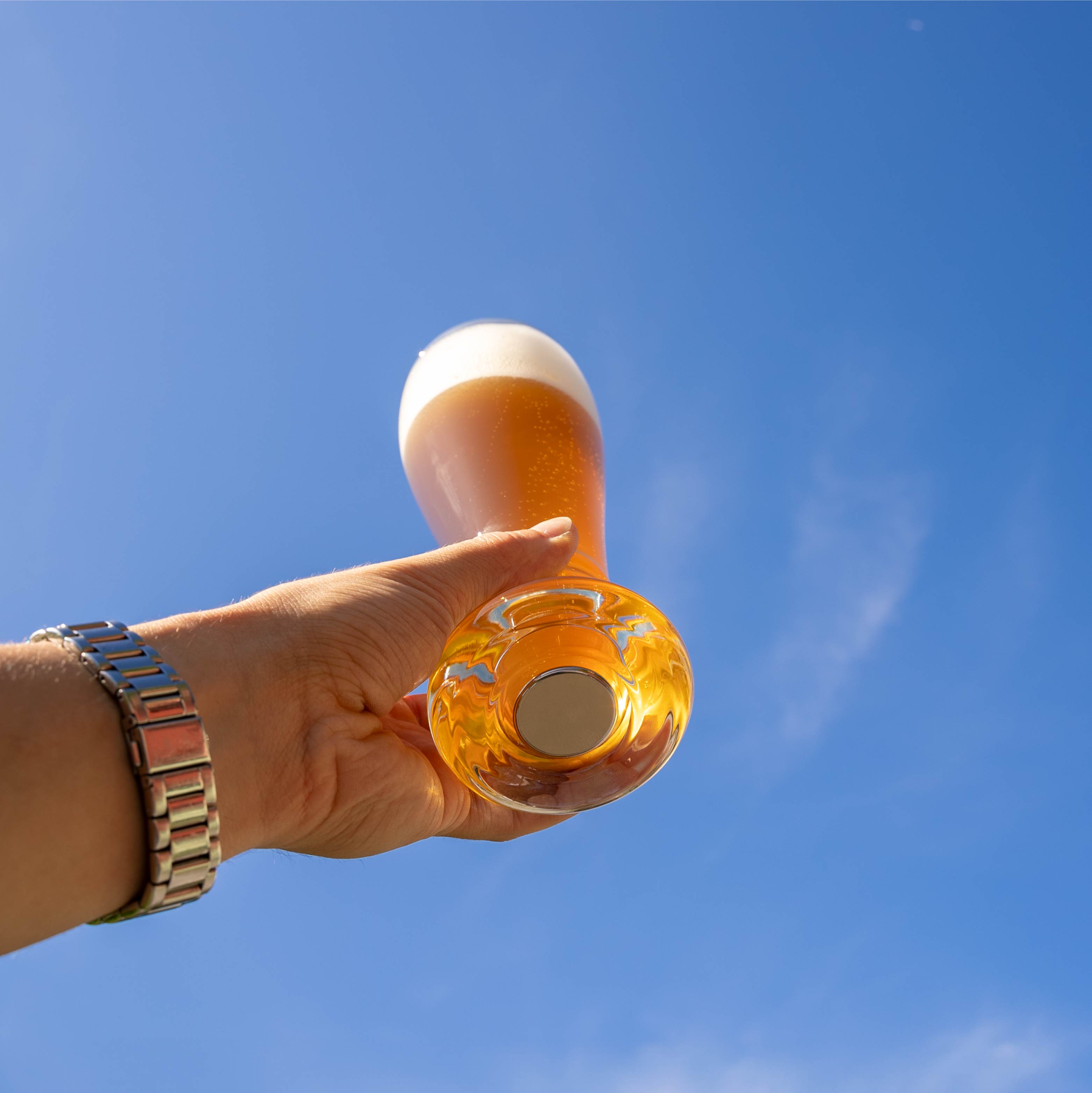 Premium Crystal Glass for Wheat Beer - Elegant & Durable Beer Glassware for Home Bars, Restaurants, and Beer Tasting Events