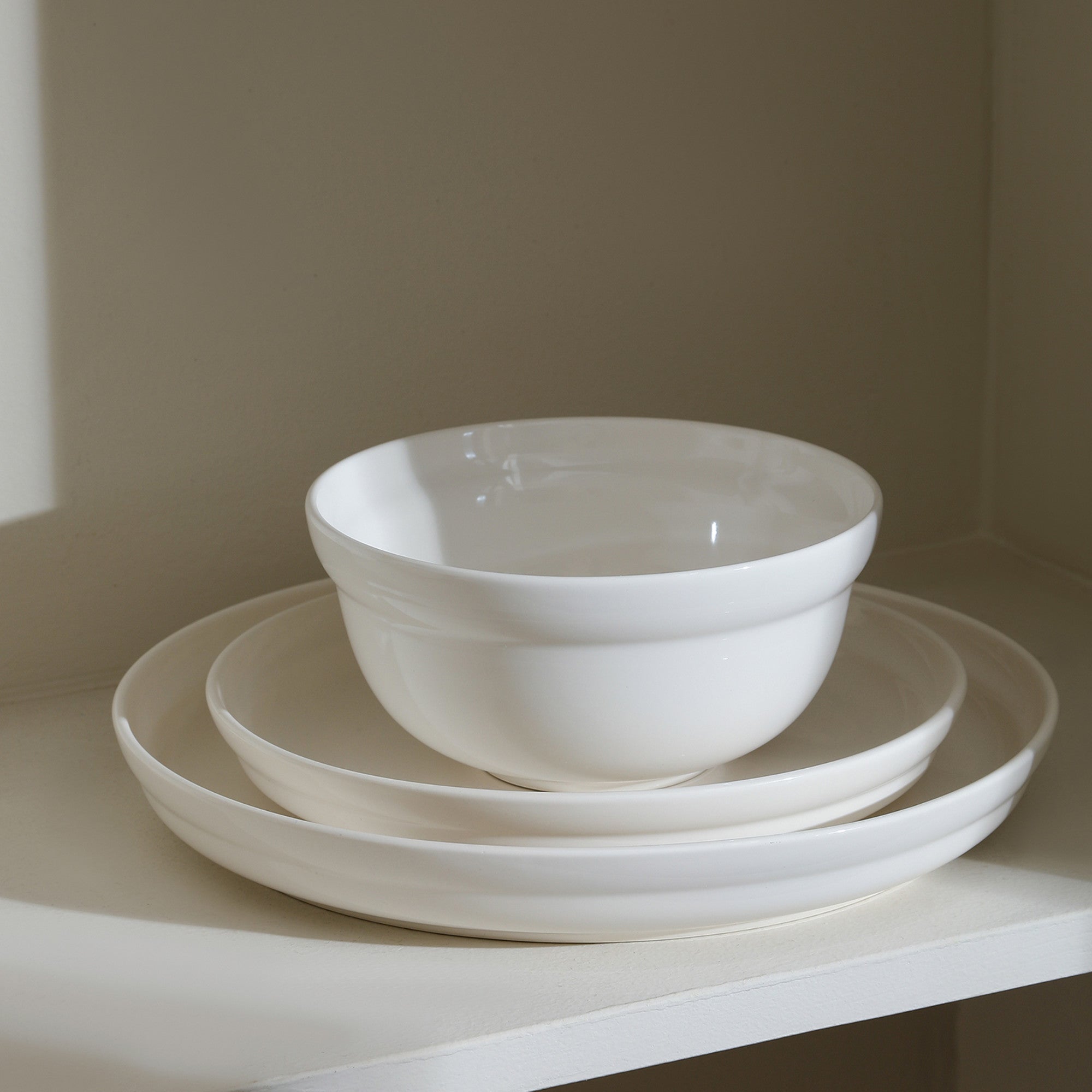 Premium Virtuo Porcelain Dinnerware Set - 16-Piece White Elegant Dinnerware for Formal Dining & Entertaining - Dishwasher & Microwave Safe