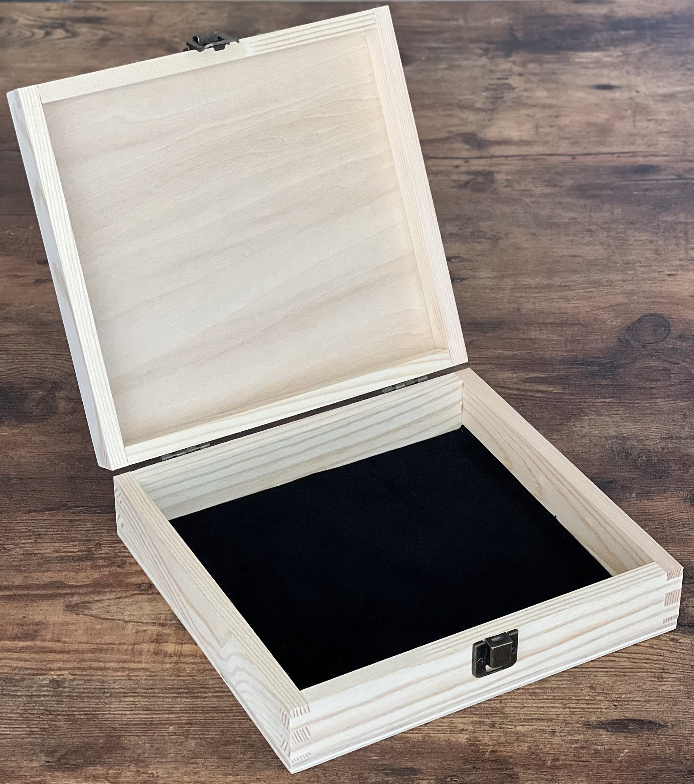 Personalized Graduation Gift Box - Engraved Keepsake Memory Box for Him & Her - Custom Graduation Cap & Decorative Box - Perfect for High School & College Graduation Celebrations