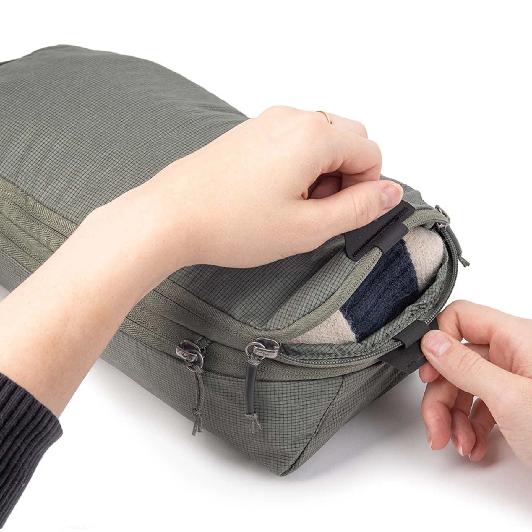 Peak Design Packing Cube Small - Lightweight Travel Organizer for Clothes & Accessories - Perfect for Suitcases, Backpacks & Carry-On Luggage