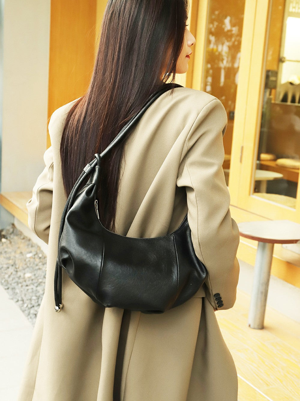 Stylish Women's Curved Shoulder Bag - Fashionable Crossbody Purse for Daily Use, Work & Travel | Trendy Handbag for Outfits & Accessories