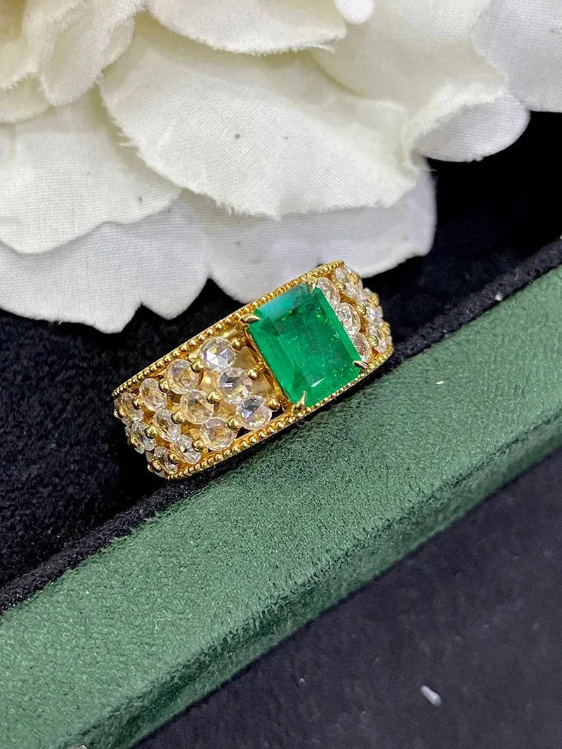 18K Yellow Gold Vintage Diamond & Emerald Ring for Women - Luxury Real Natural Gemstone Wedding, Engagement & Party Jewelry - Perfect for Anniversaries, Gifts & Special Occasions