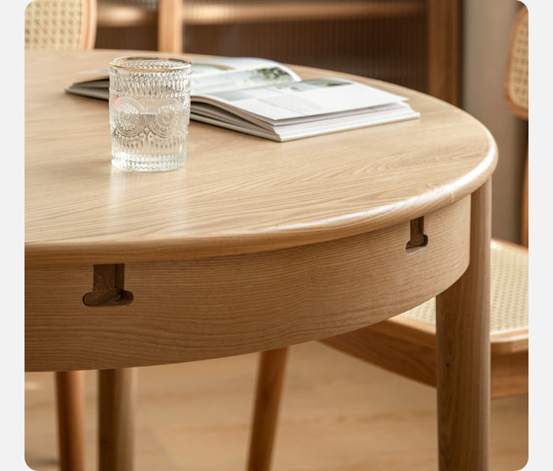 Solid Oak & Ash Wood Extendable Round Dining Table - Expandable for 4 to 8 People - Perfect for Small Spaces, Family Dinners & Entertaining Guests