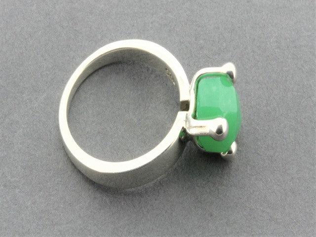 Elegant Princess Ring with Chrysoprase Gemstone & Sterling Silver – Perfect for Weddings, Anniversaries, and Special Occasions