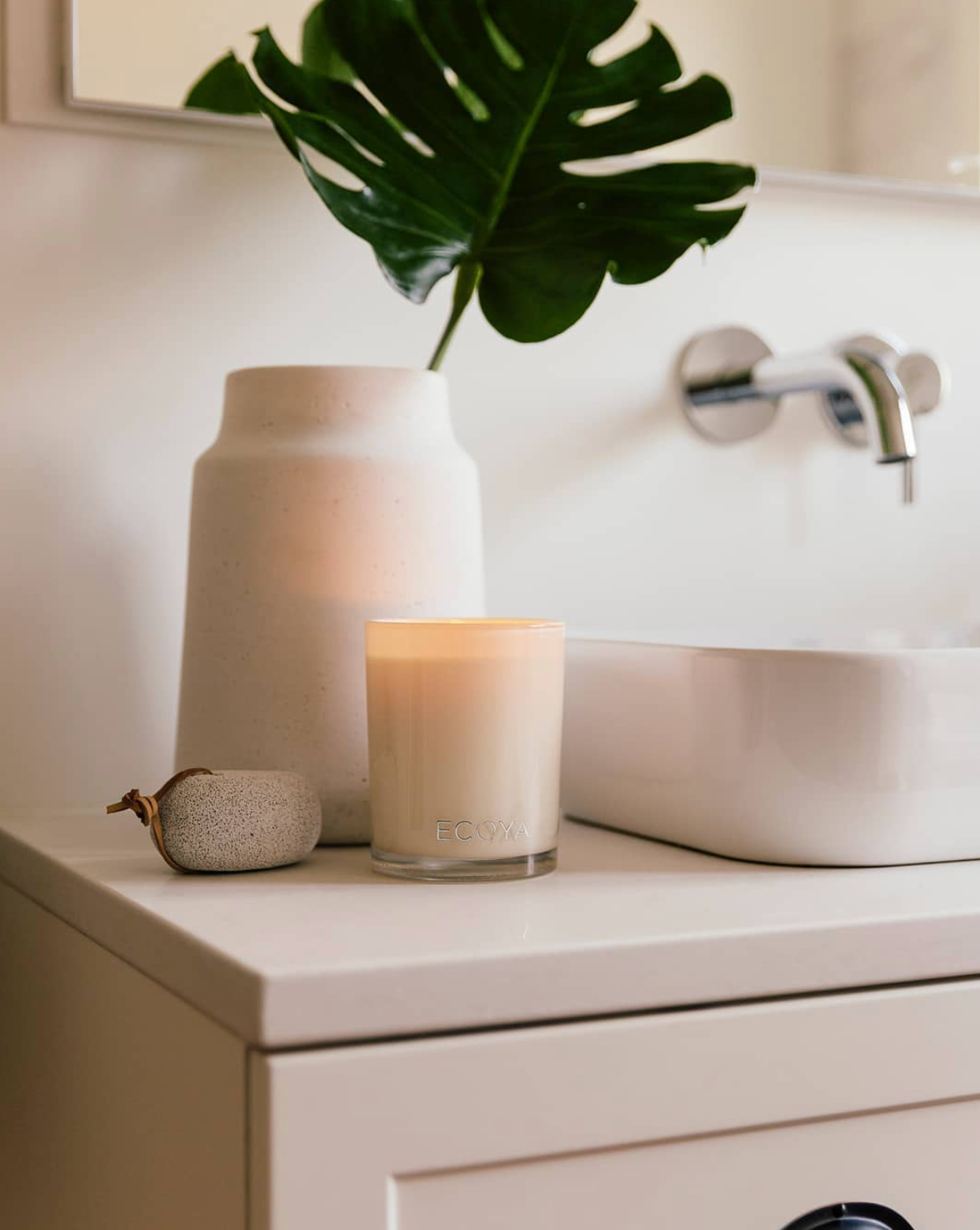 Ecoya Madison Jar Candle - Lotus Flower Scented Soy Wax Candle for Home, Spa & Relaxation - Perfect for Aromatherapy, Meditation & Romantic Ambiance
