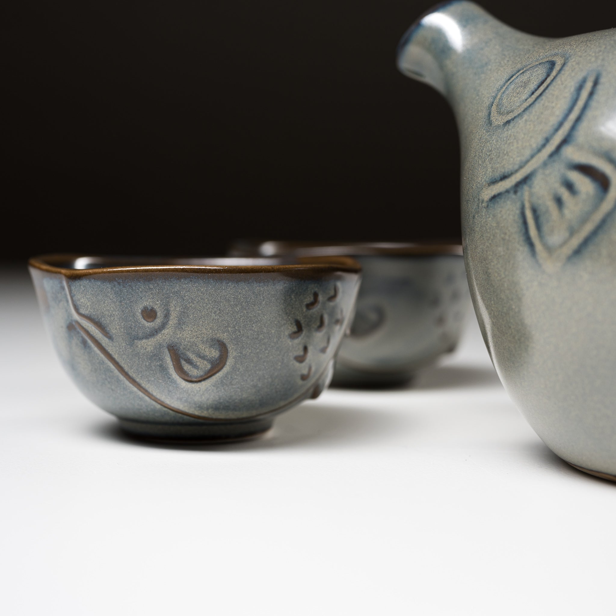 Traditional Japanese Mino Ware Pottery Sake Set - Grey Bowlfish Design by Yamai Ito - Authentic Ceramic Sake Cups & Decanter for Home Dining & Gift Giving