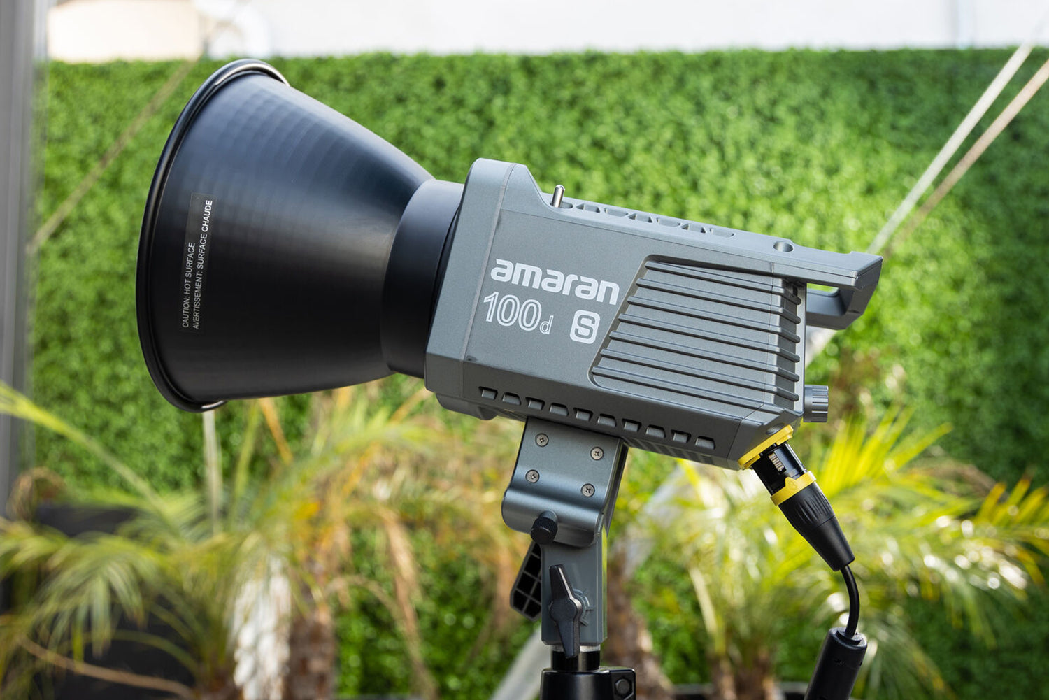 Aputure Amaran 100D S 100W COB LED Video Light - Daylight Balanced 5600K for Photography & Filmmaking - Perfect for Studio, YouTube, and Live Streaming (EX DEMO)