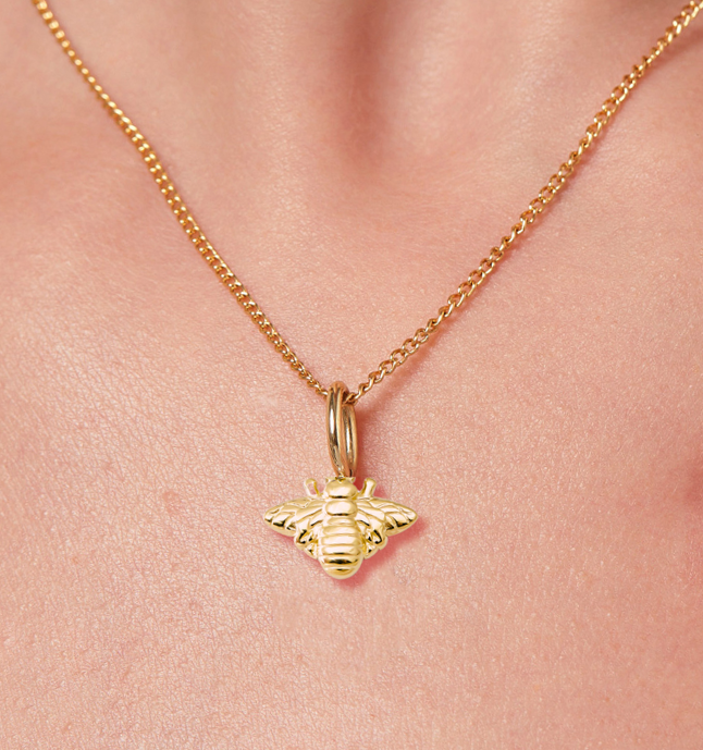 Bee Necklace for Women - Dainty Gold Bee Pendant Jewelry - Perfect for Everyday Wear, Gifts & Nature Lovers - Ideal for Spring, Summer & Boho Style Outfits
