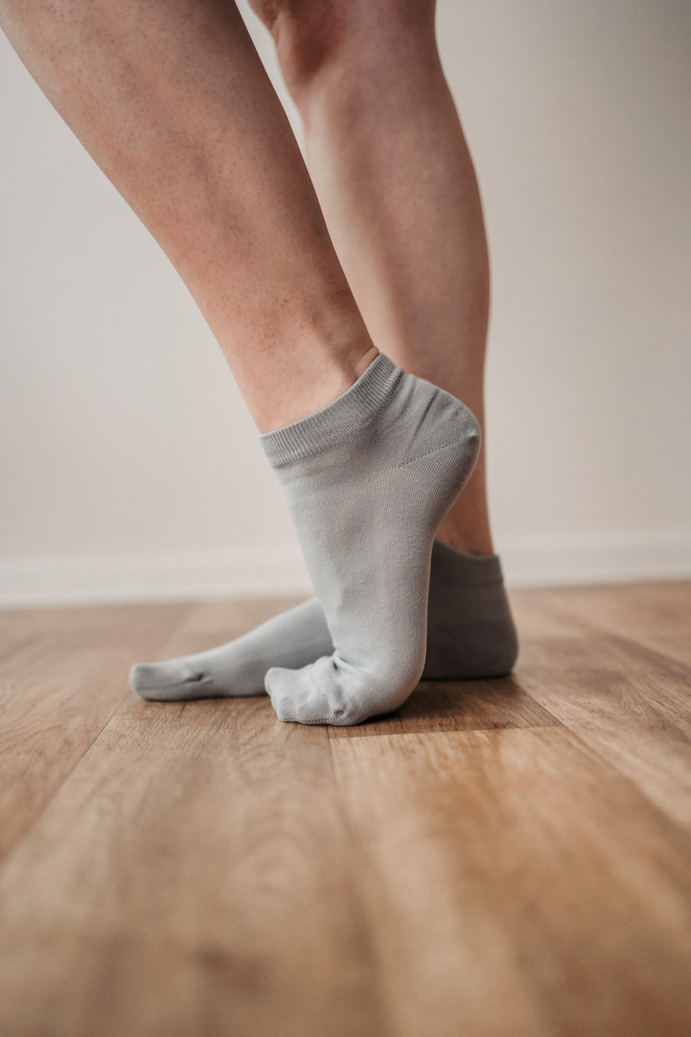 Barefoot Socks for Women & Men - Low Cut Essential Non-Slip Socks in Grey - Perfect for Yoga, Running & Home Wear
