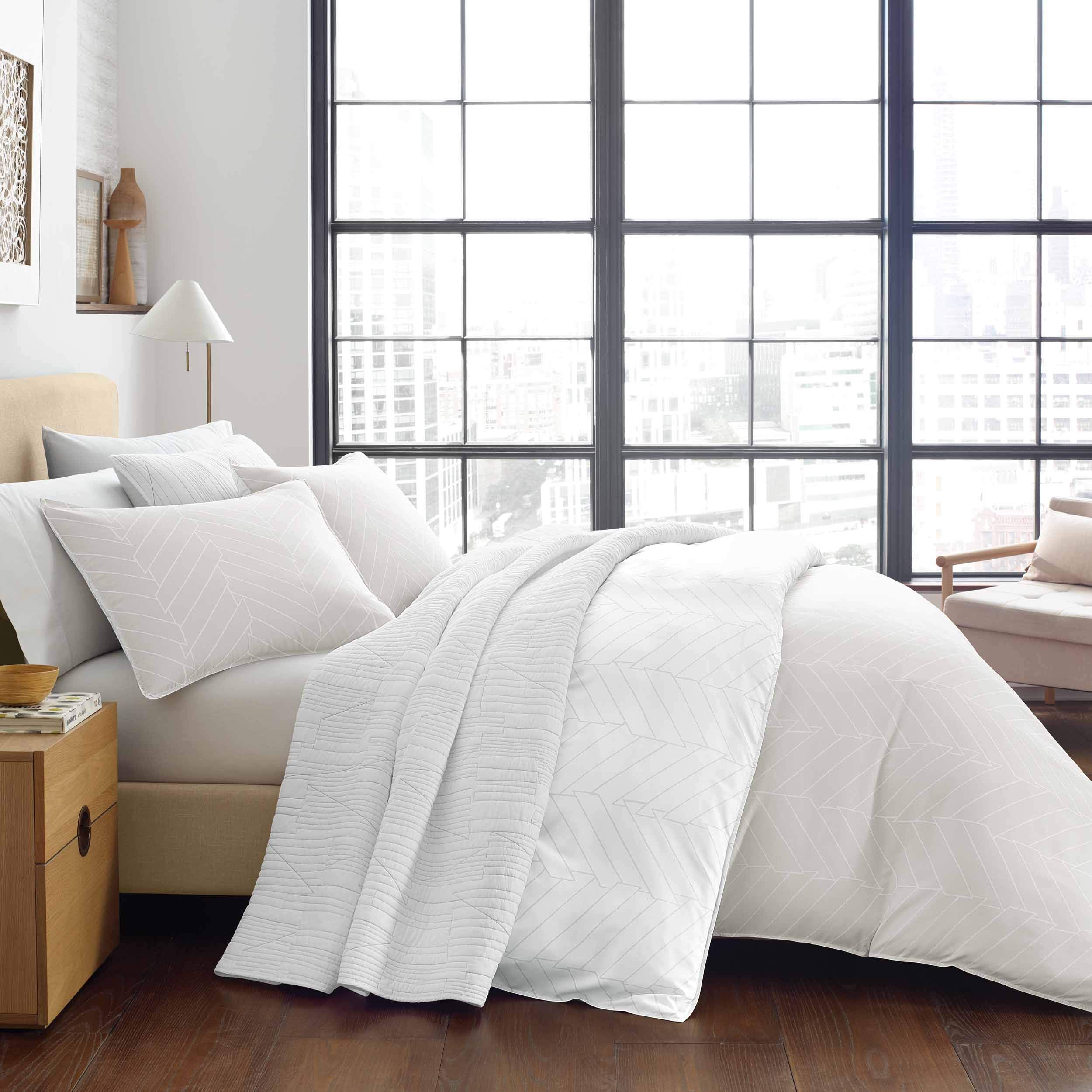 City Scene Demi Comforter Set Queen Size Beige - Soft Bedding for Cozy Bedroom Decor & Guest Room Essentials