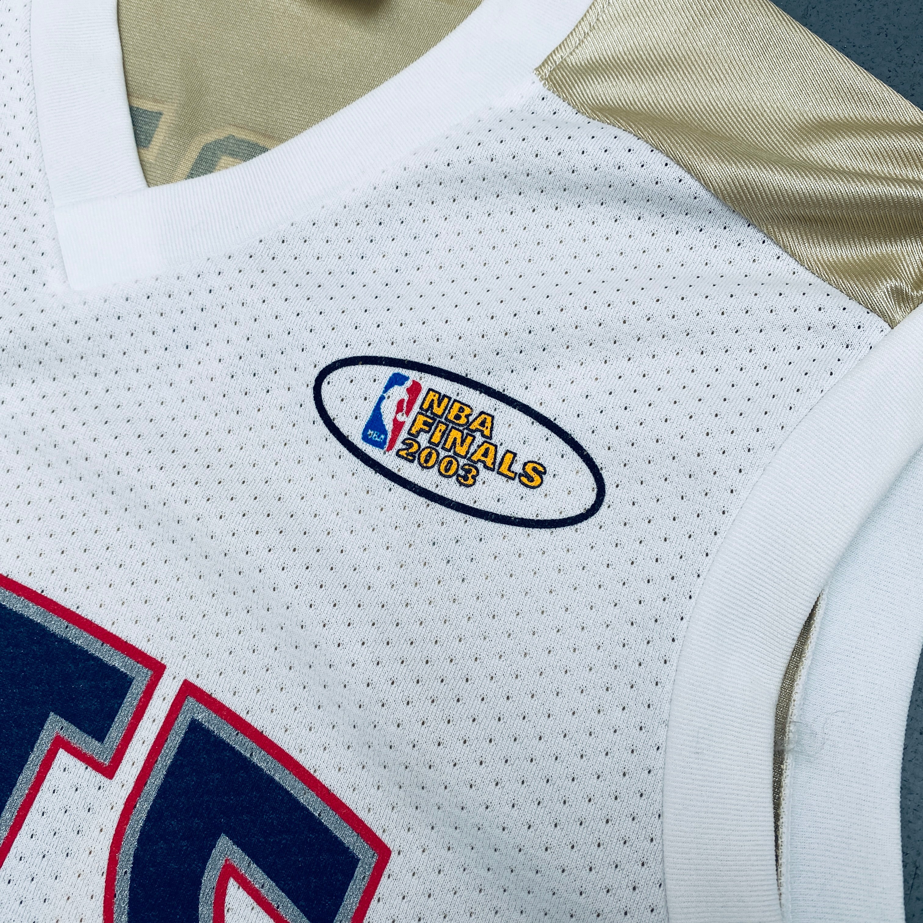 Authentic Kenyon Martin 2002-03 New Jersey Nets White & Gold Majestic Jersey with 2003 NBA Finals Patch - Size Large - Perfect for Basketball Fans, Collectors and Game Day Outfits