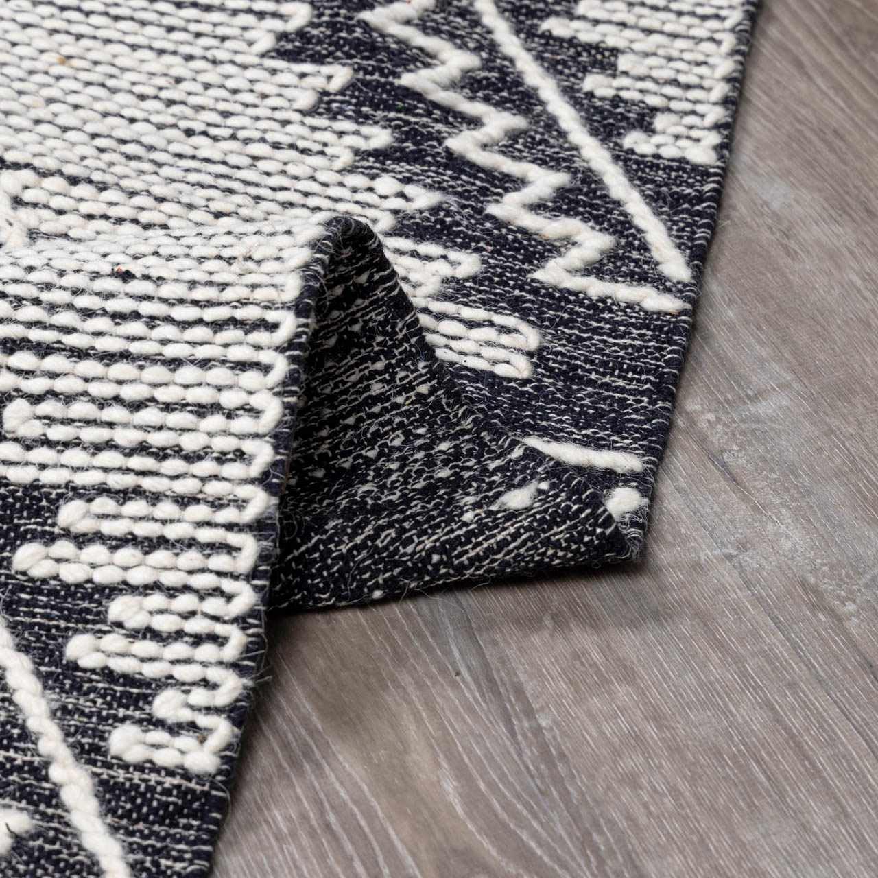 Bohemian Area Rug 2' x 3' - Hauteloom Brownhills Handwoven Living Room & Bedroom Rug in Black & Beige - Perfect for Boho Chic Home Decor, Dorm Rooms & Cozy Spaces