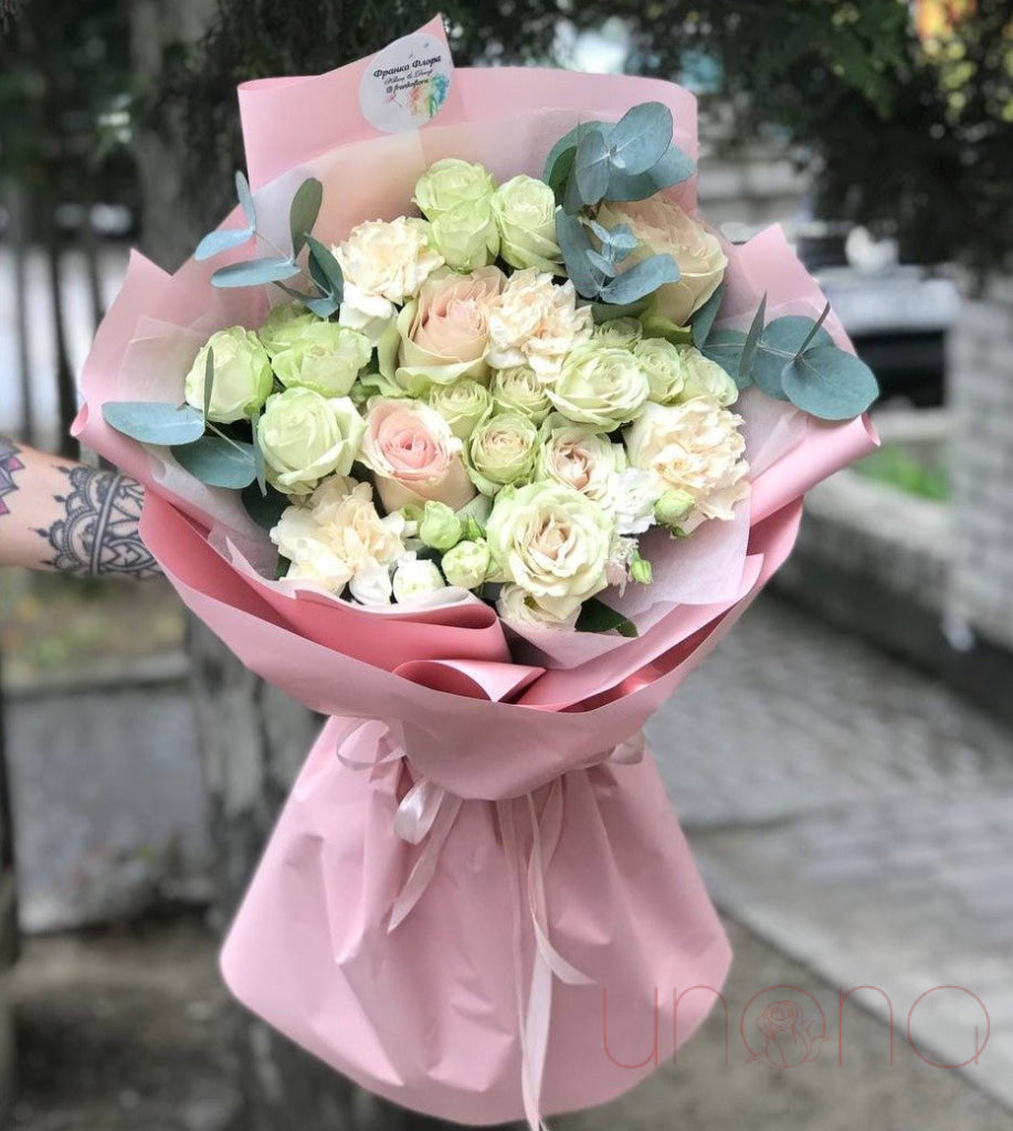 Endless Love Bouquet - Fresh Roses Flower Arrangement for Valentine's Day, Anniversary & Romantic Gifts | Perfect for Weddings, Proposals & Special Occasions