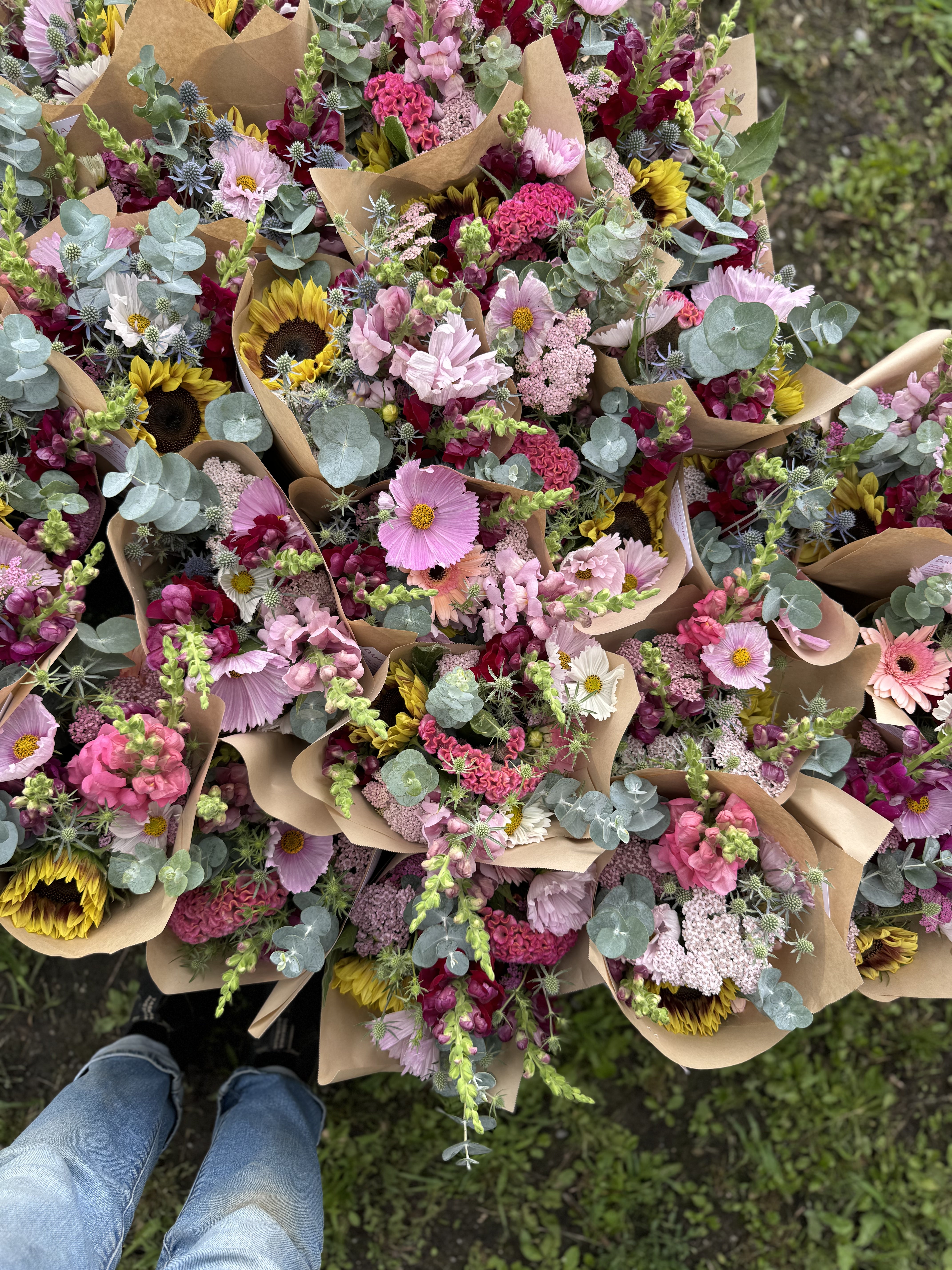 Fresh Medium Mixed Bouquet - Handcrafted Floral Arrangement for Birthdays, Anniversaries & Home Decor | Perfect Gift for Any Occasion