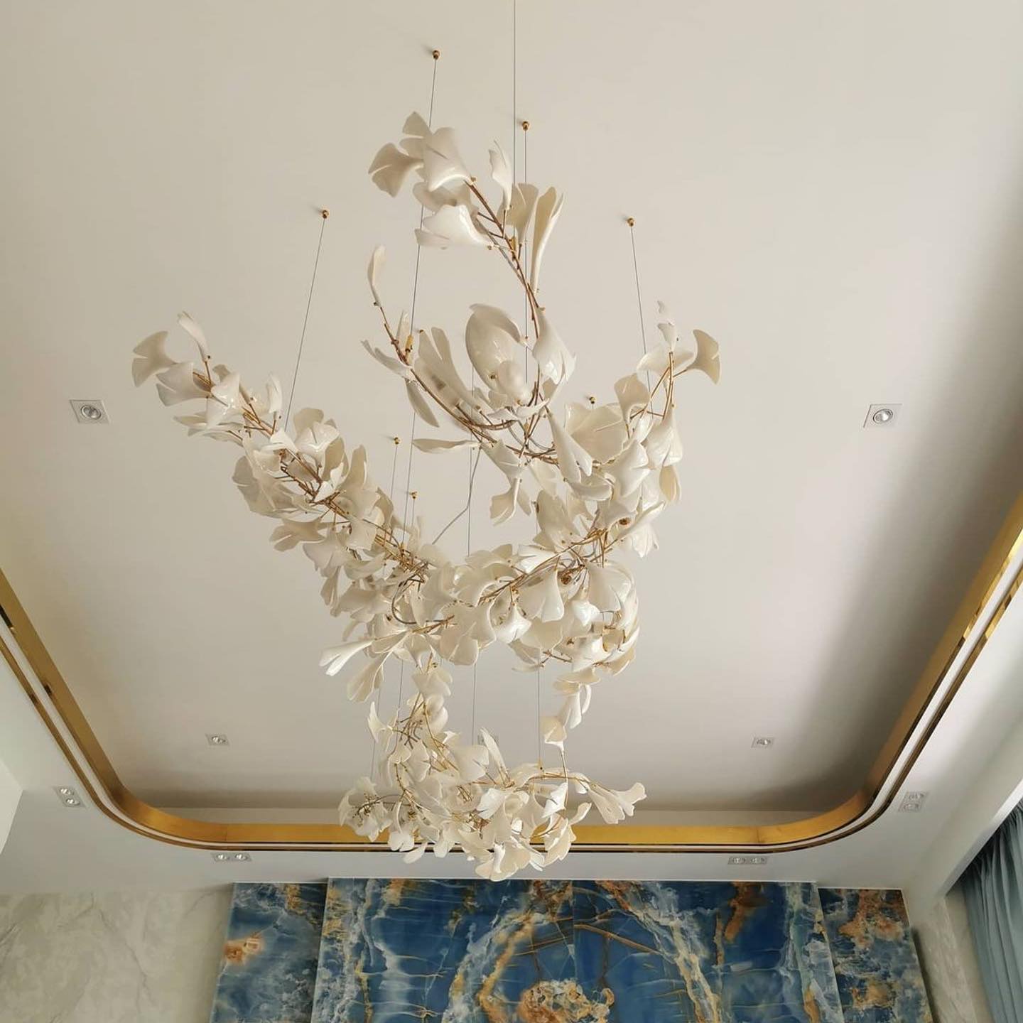 Elegant Ginkgo Leaf Chandelier - Modern Gold Ceiling Light Fixture for Dining Room, Living Room & Bedroom Decor