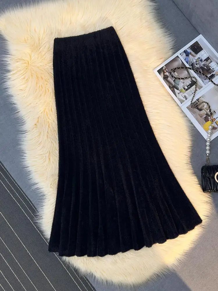Elegant Black & White Knitted Long Skirt for Women - High Waist Party Wrap Hip Pleated Fishtail Design - Perfect for Autumn Winter 2024 Fashion, Office Wear & Holiday Gatherings