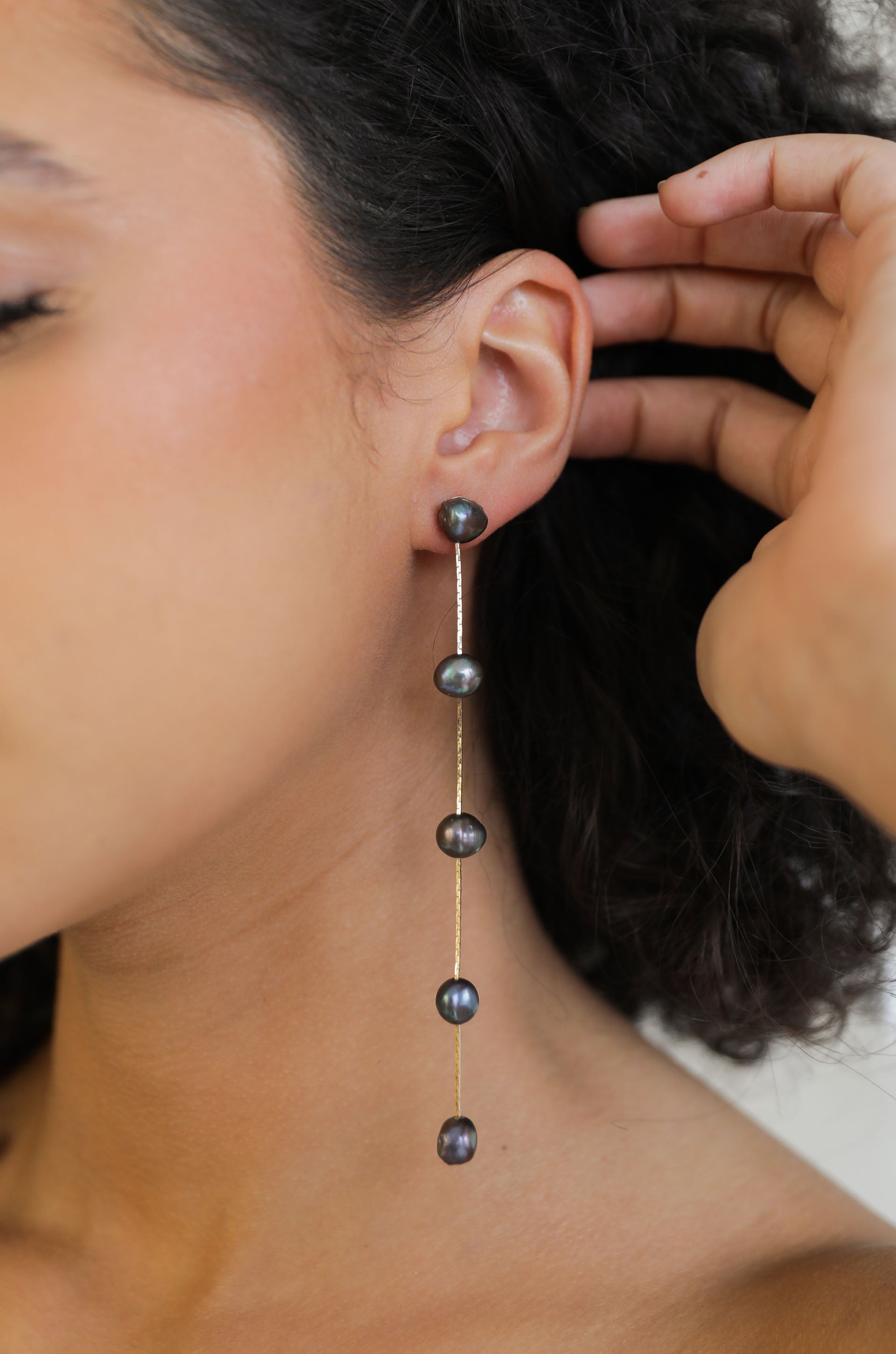 Exquisite Pearl Drop Earrings for Women - Elegant Dangling Jewelry for Parties, Weddings & Special Occasions