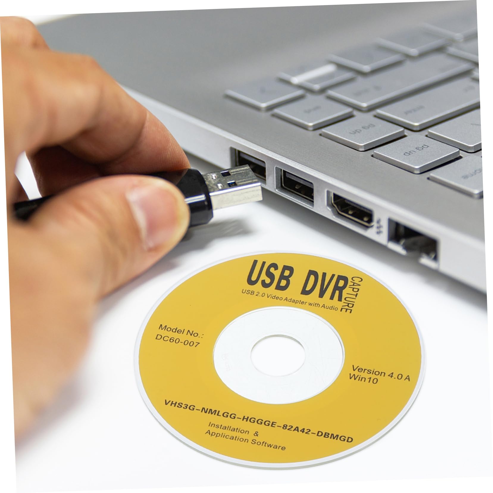 USB 2.0 Video Capture Card - Portable Audio/Video Converter for Live Streaming & Gaming