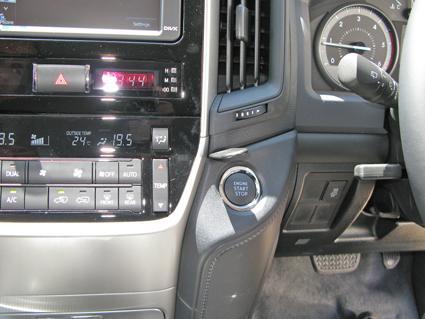 ClicOn No Holes Center Dash Mount for Toyota Landcruiser 200 (2016-2021) - Perfect for GPS, Phone & Tablet Mounting While Driving