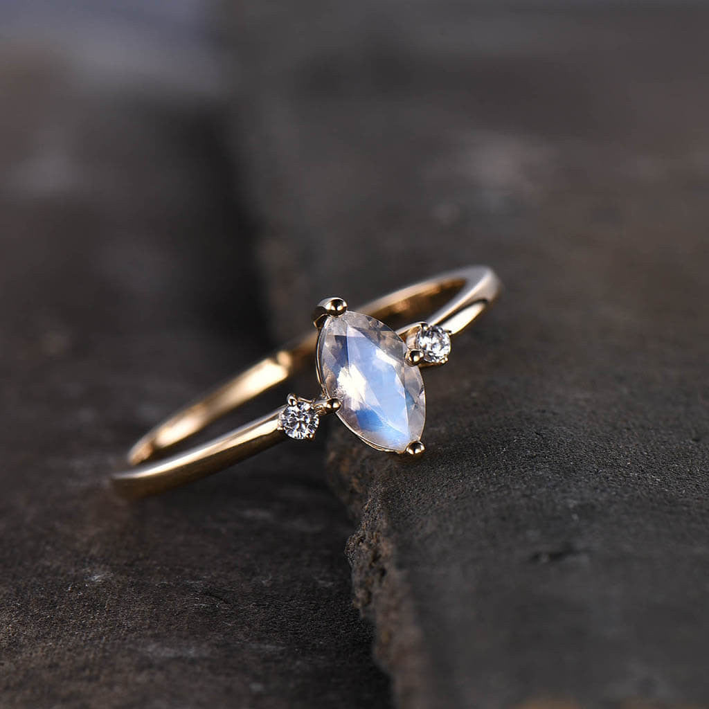 Exquisite Marquise Moonstone Three-Stone Engagement Ring for Women – Perfect for Proposals, Anniversaries & Romantic Occasions