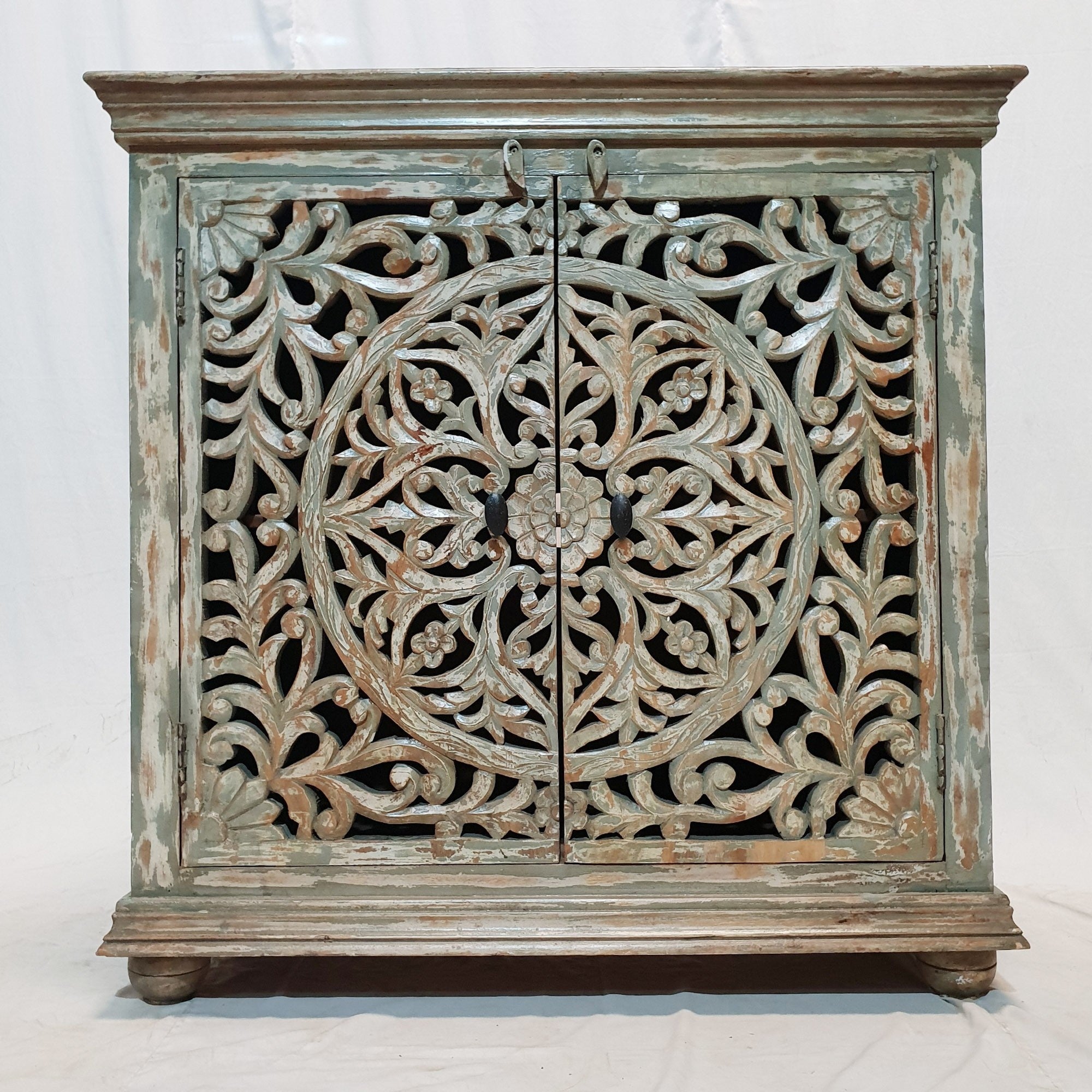 Hand Carved French Style Buffet Sideboard with Grey Wash Finish - 90x40x90cm Rustic Dining Room Storage Cabinet for Kitchen, Living Room & Entryway