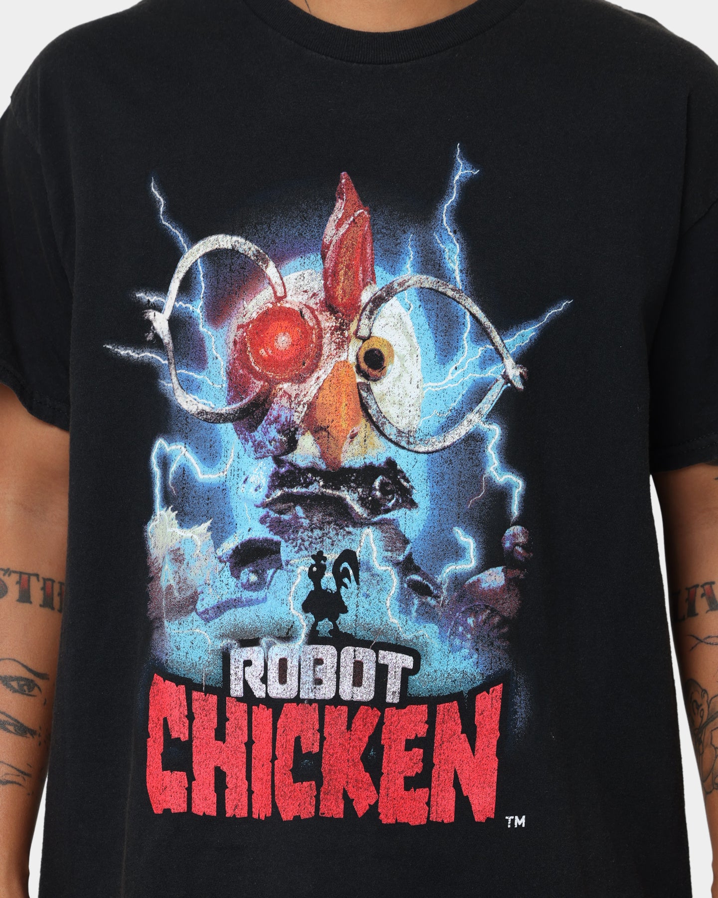 Vintage Robot Chicken Graphic T-Shirt - Black Wash - Retro American Thrift Style - Perfect for Casual Wear, Costume Parties & Pop Culture Fans