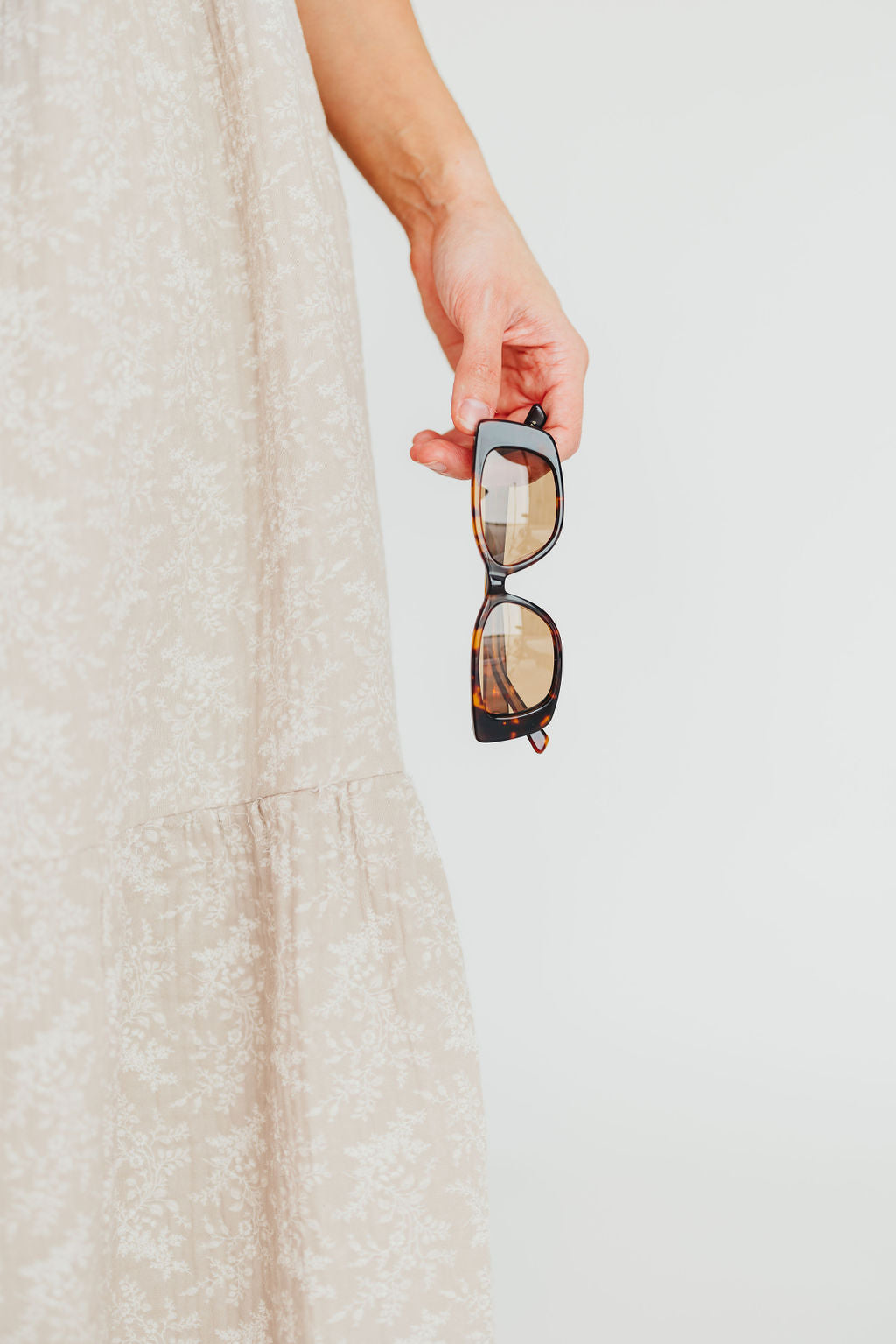 Hepburn Havana Tortoise Shell Chocolate Sunglasses for Women - Classic Retro Style for Outdoor, Beach & Fashion Accessories