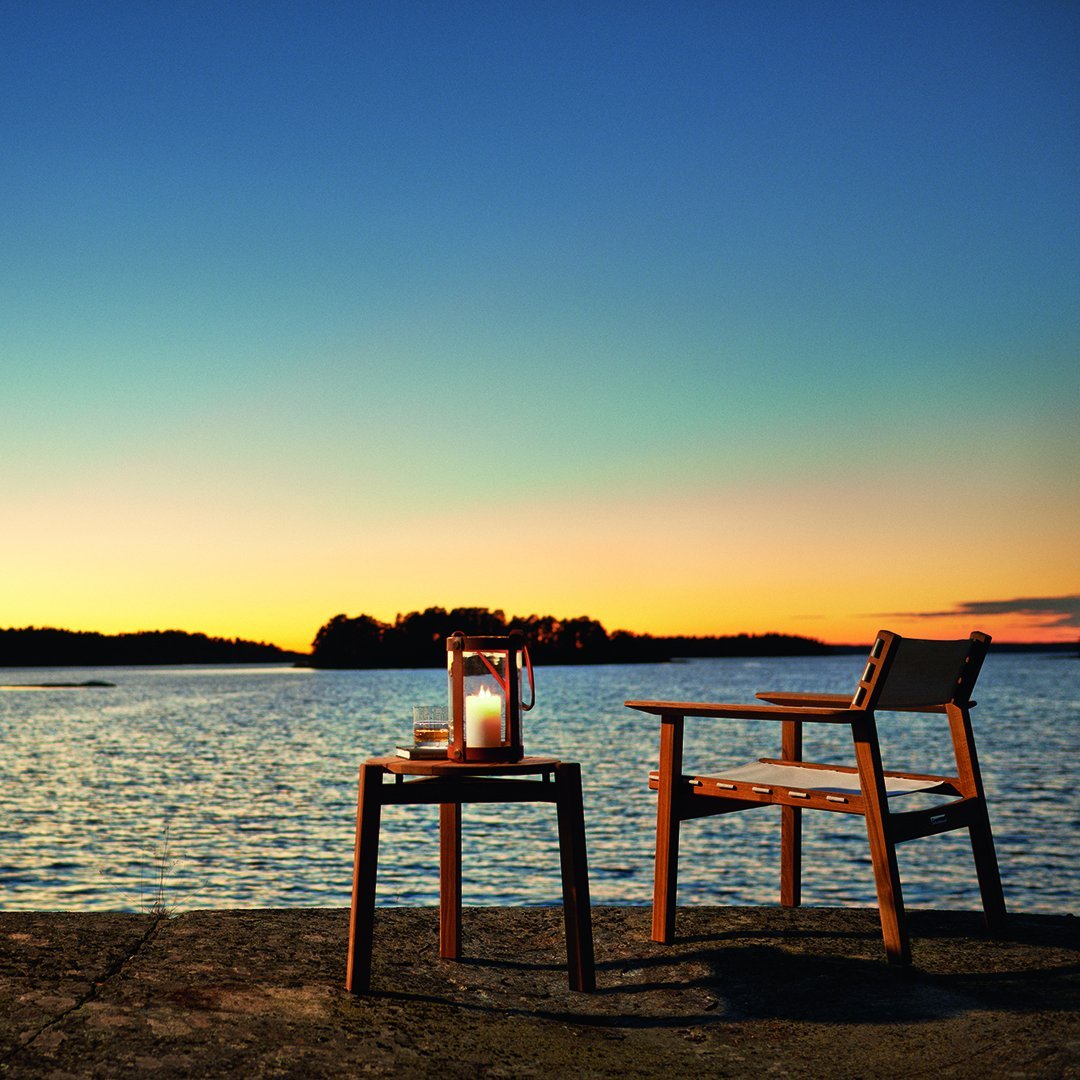 Djuro Modern Lounge Table - Stylish Coffee Table for Living Room, Office & Outdoor Use - Perfect for Relaxing & Entertaining