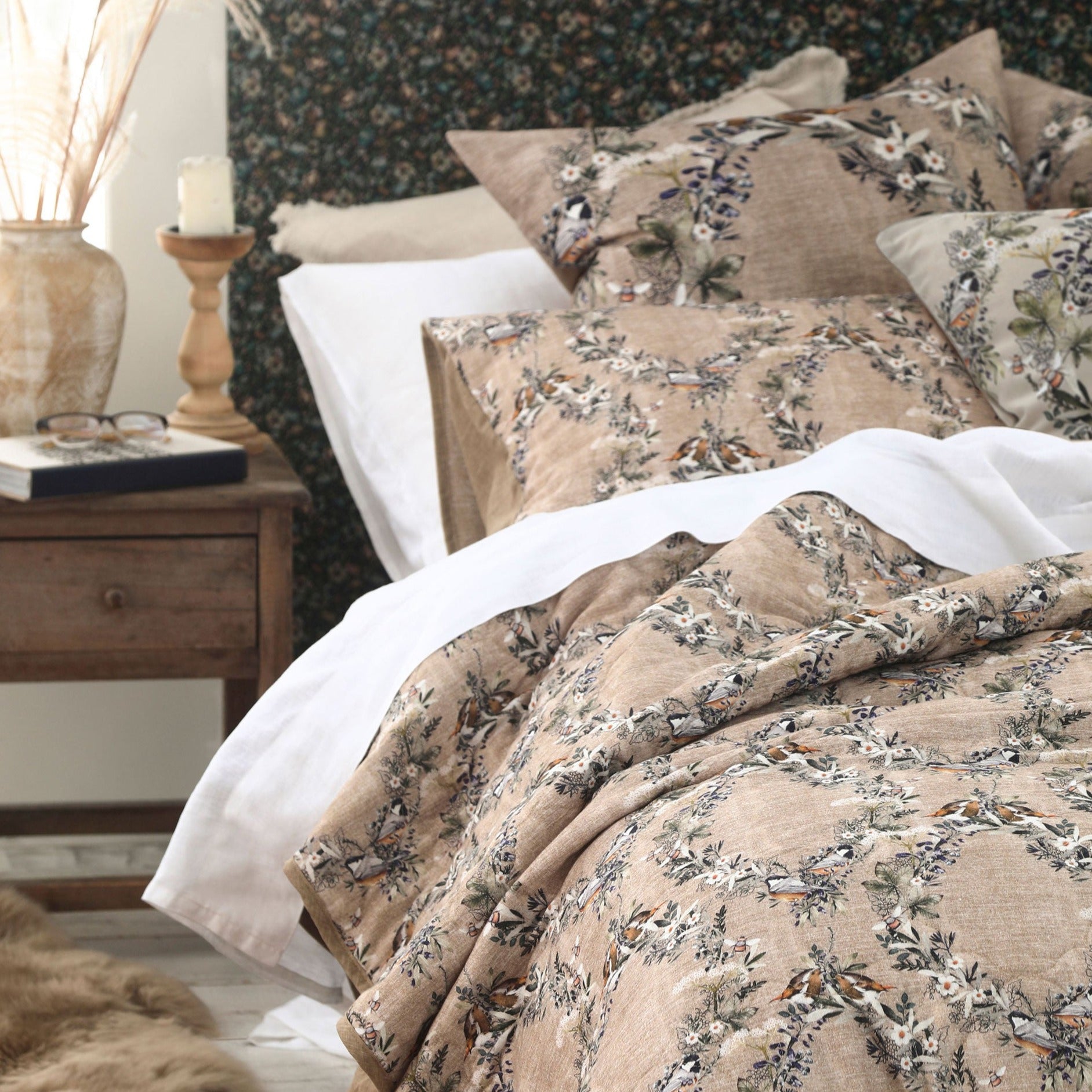 MM Linen Folly Bedspread Set - Queen Size Luxury Bedding for Master Bedroom & Guest Room Decor