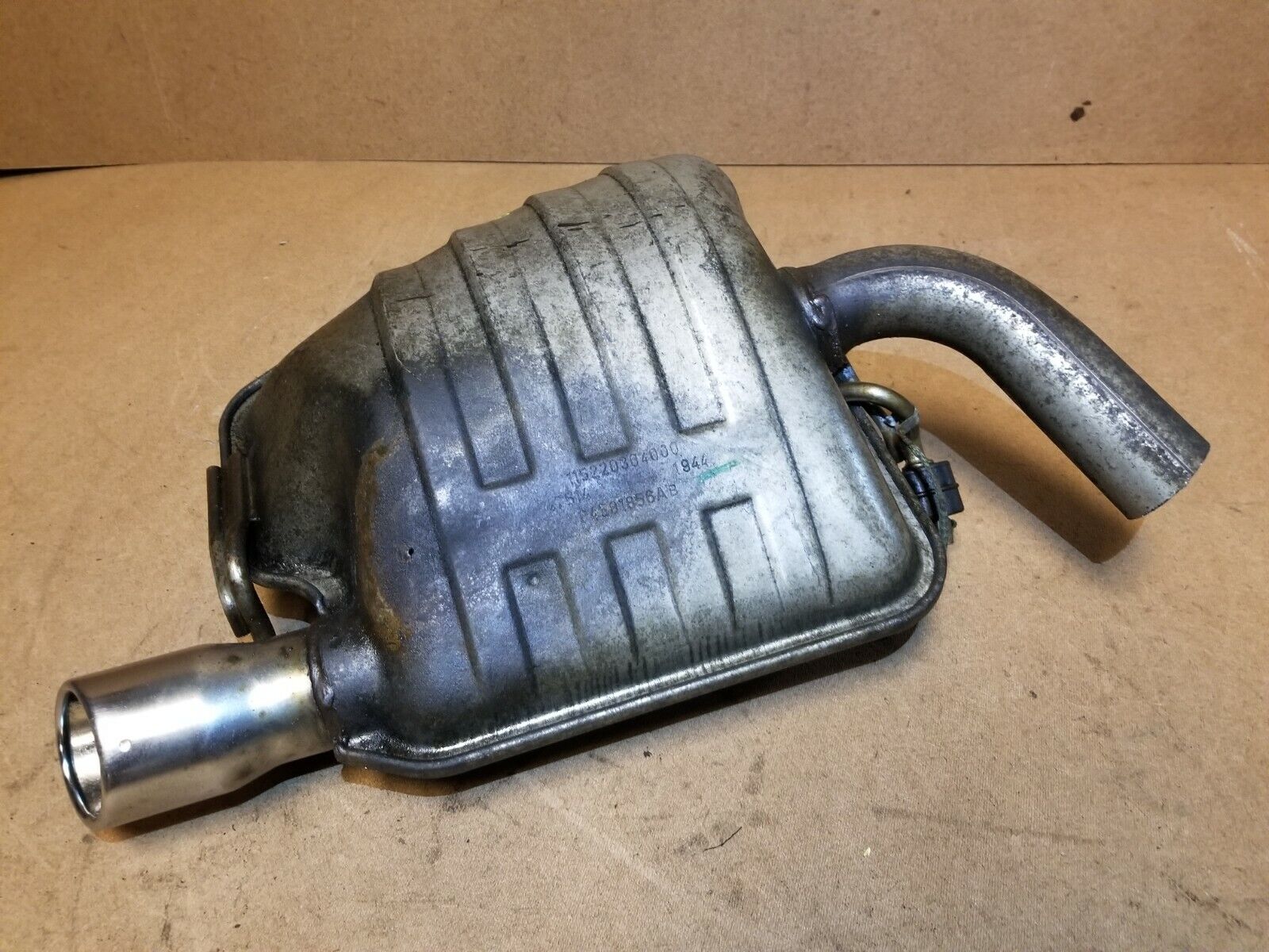 2005-2007 Dodge Magnum 5.7L RT OEM Right Passenger Side Exhaust Muffler - Replacement for Performance Upgrade & Car Repair